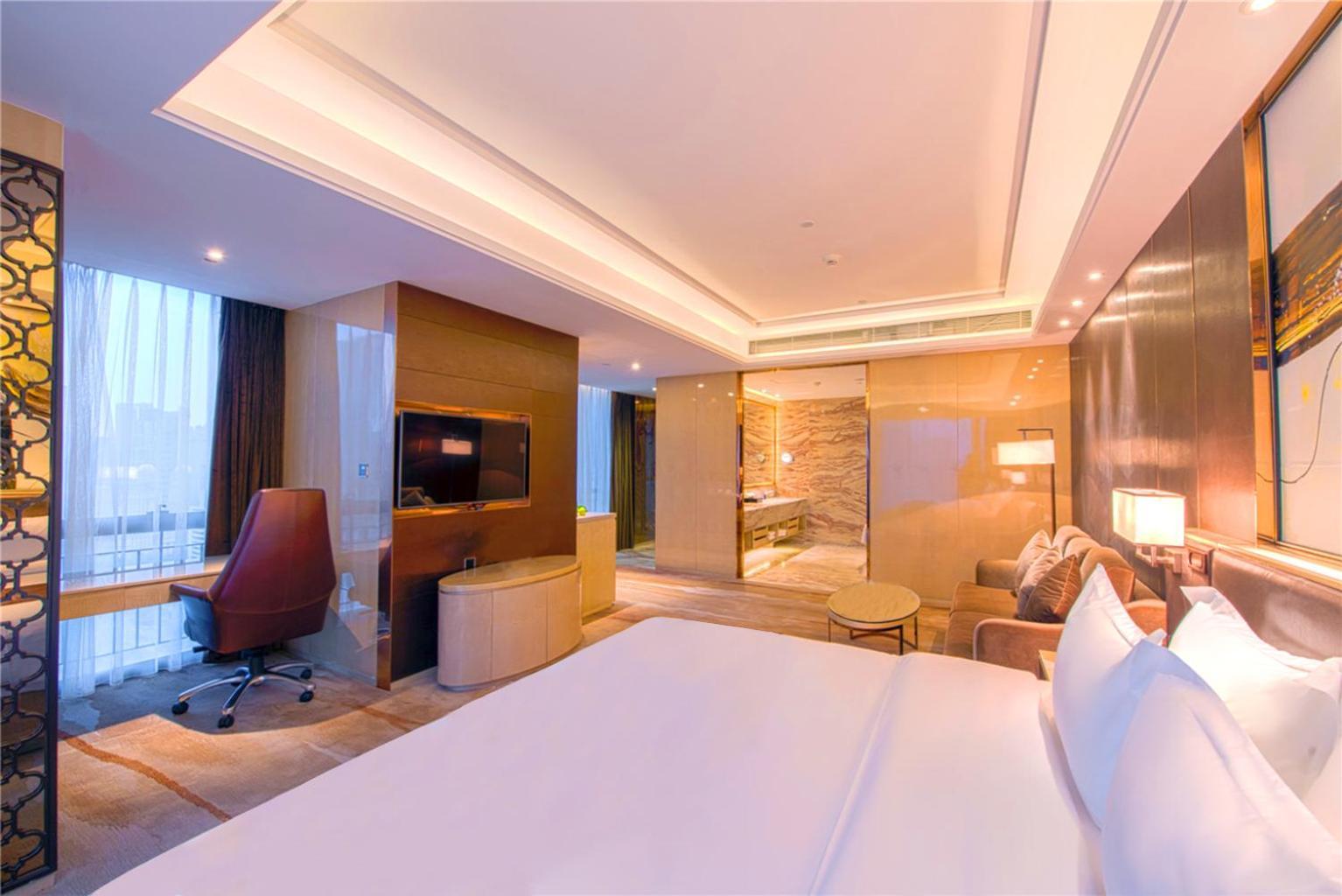 Vaperse Junior Suite Tower View(King Bed)