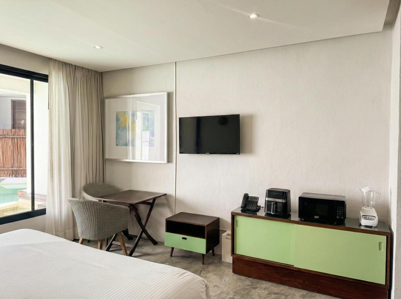 Suite Balcony Plunge pool