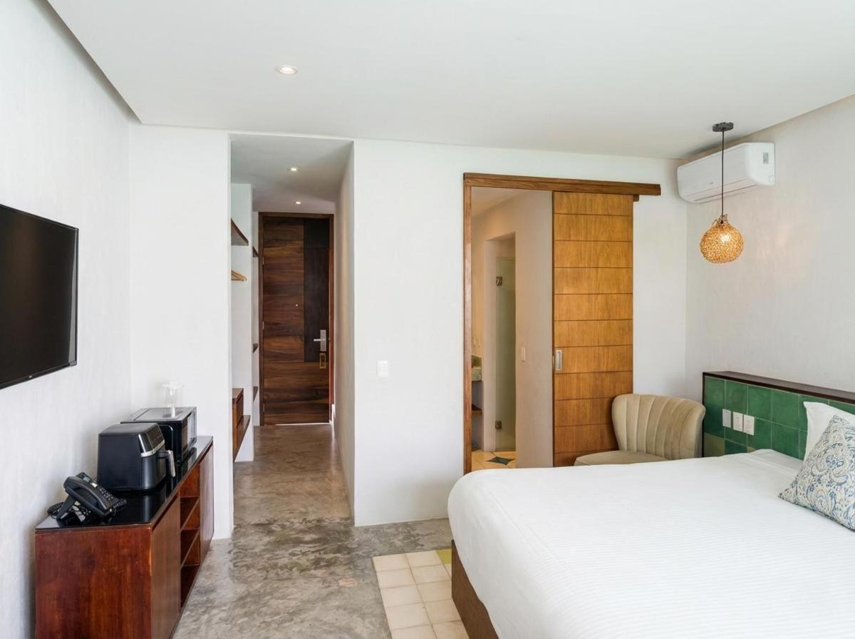 Suite Balcony Plunge pool