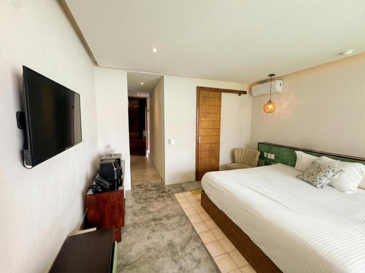 Suite Balcony Plunge pool