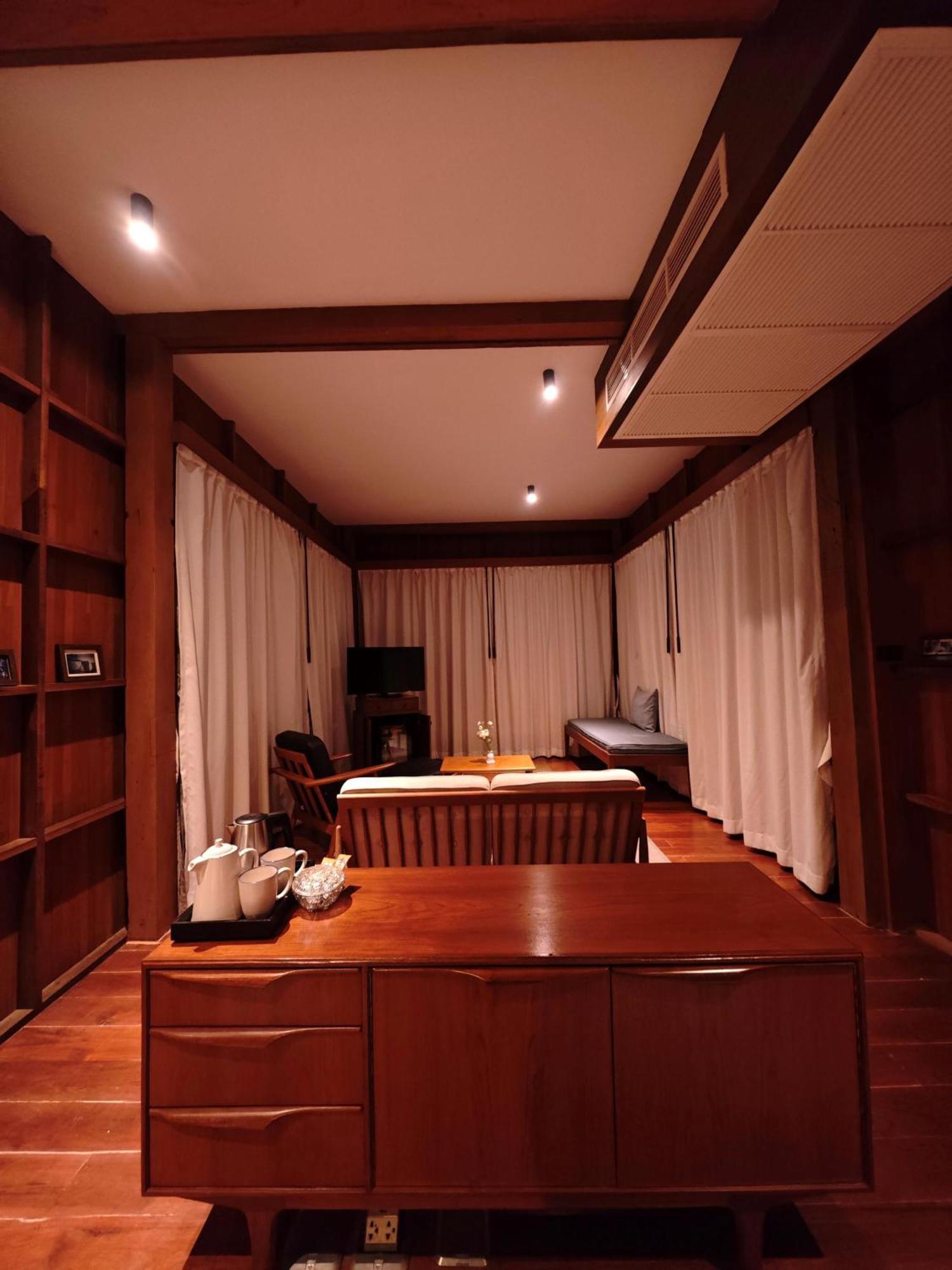 Junior Suite with Canal View