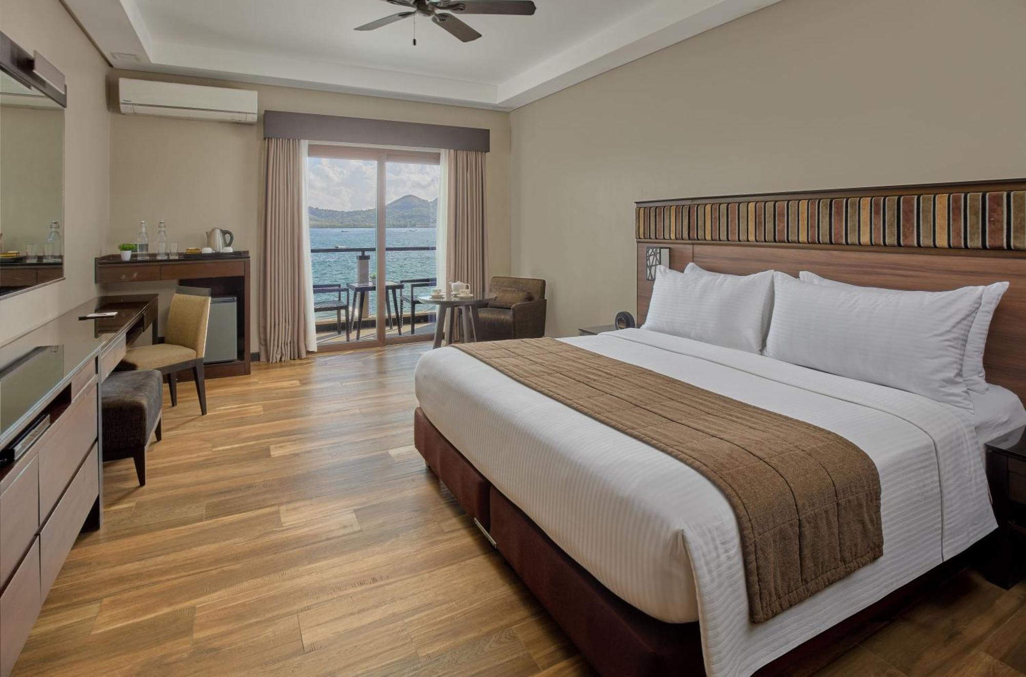 Bayview King Room,1743040103:JPEG