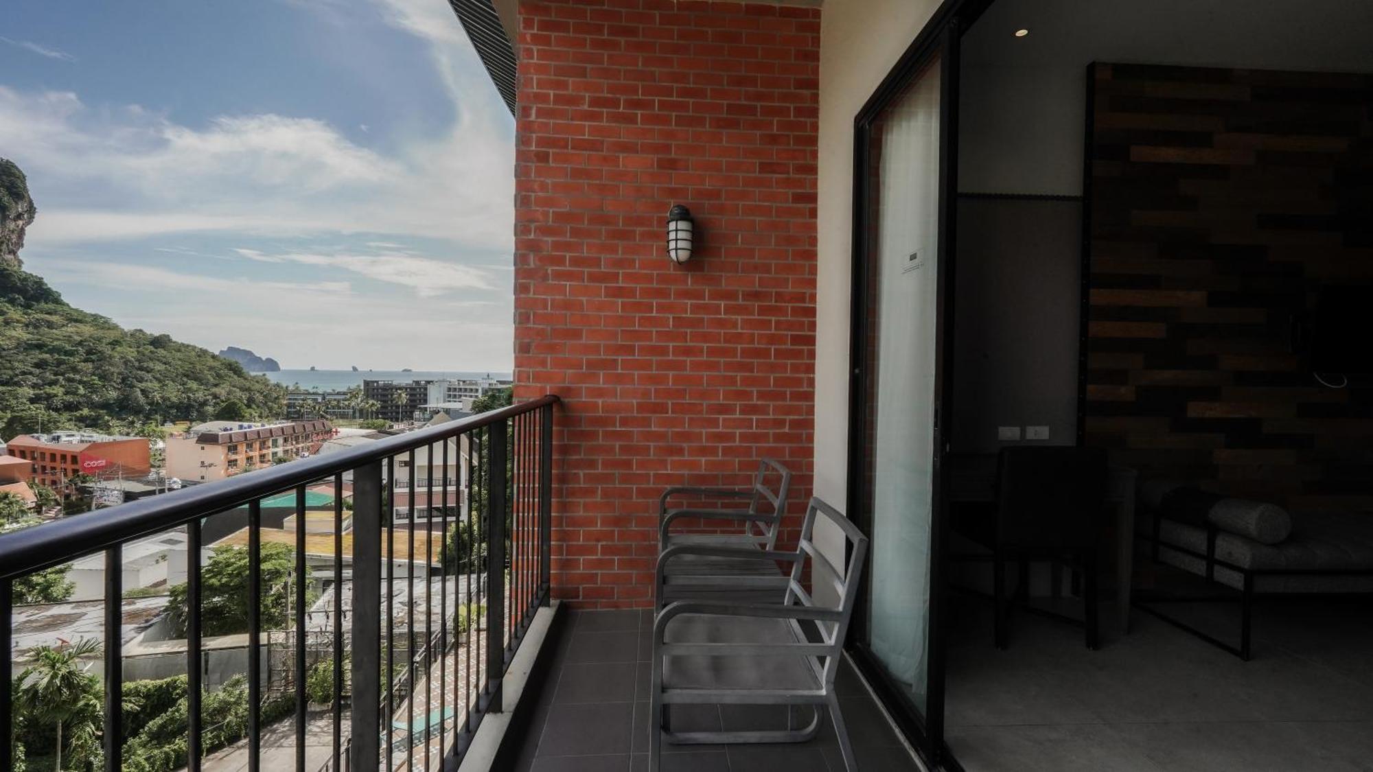 Deluxe Double or Twin Room Cliff View