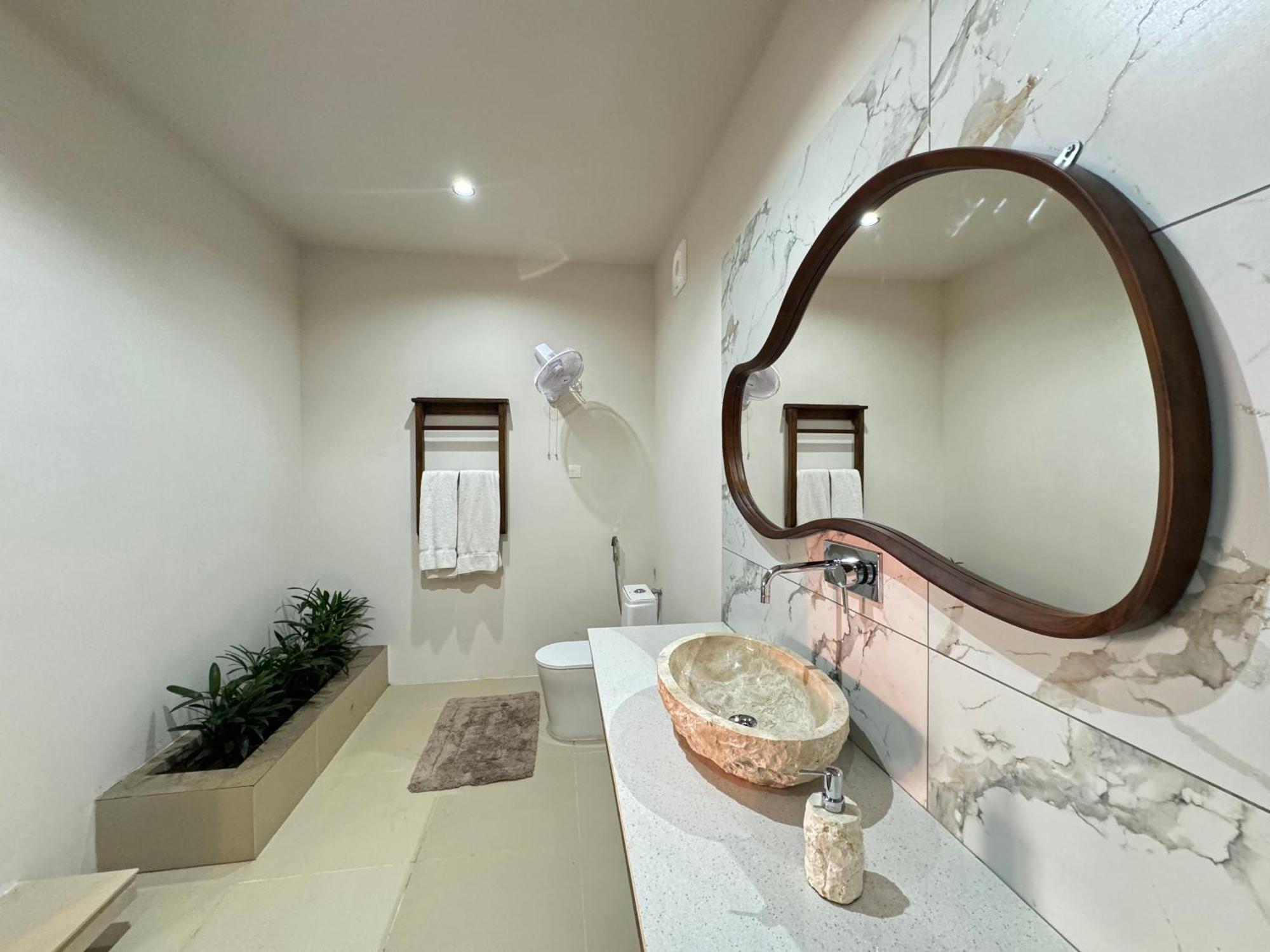 Double Room with Balcony and Sea View