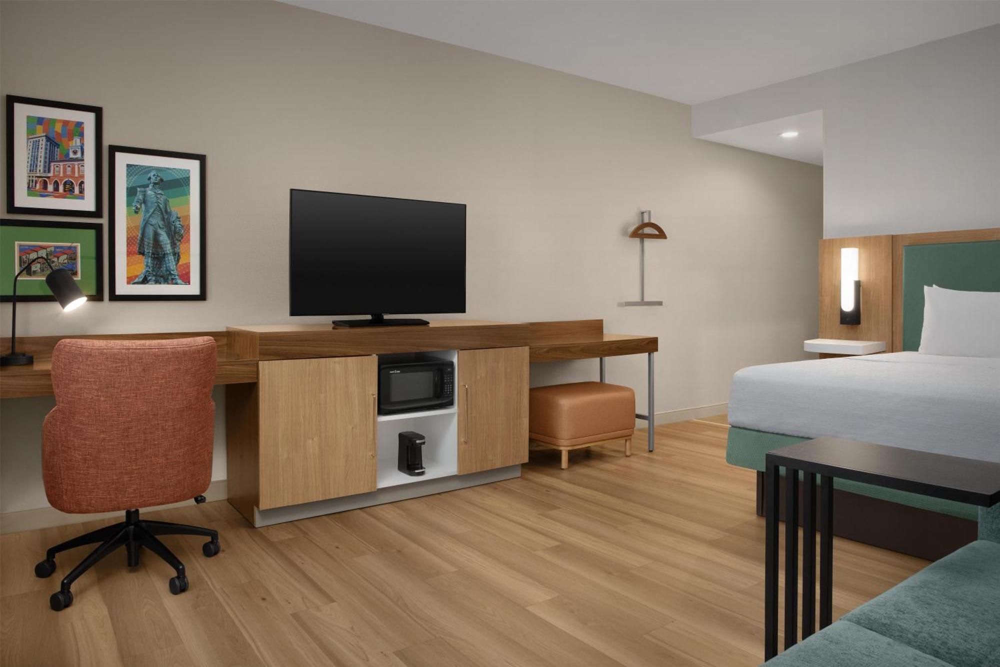 King Room with Sofa Bed - Non-Smoking