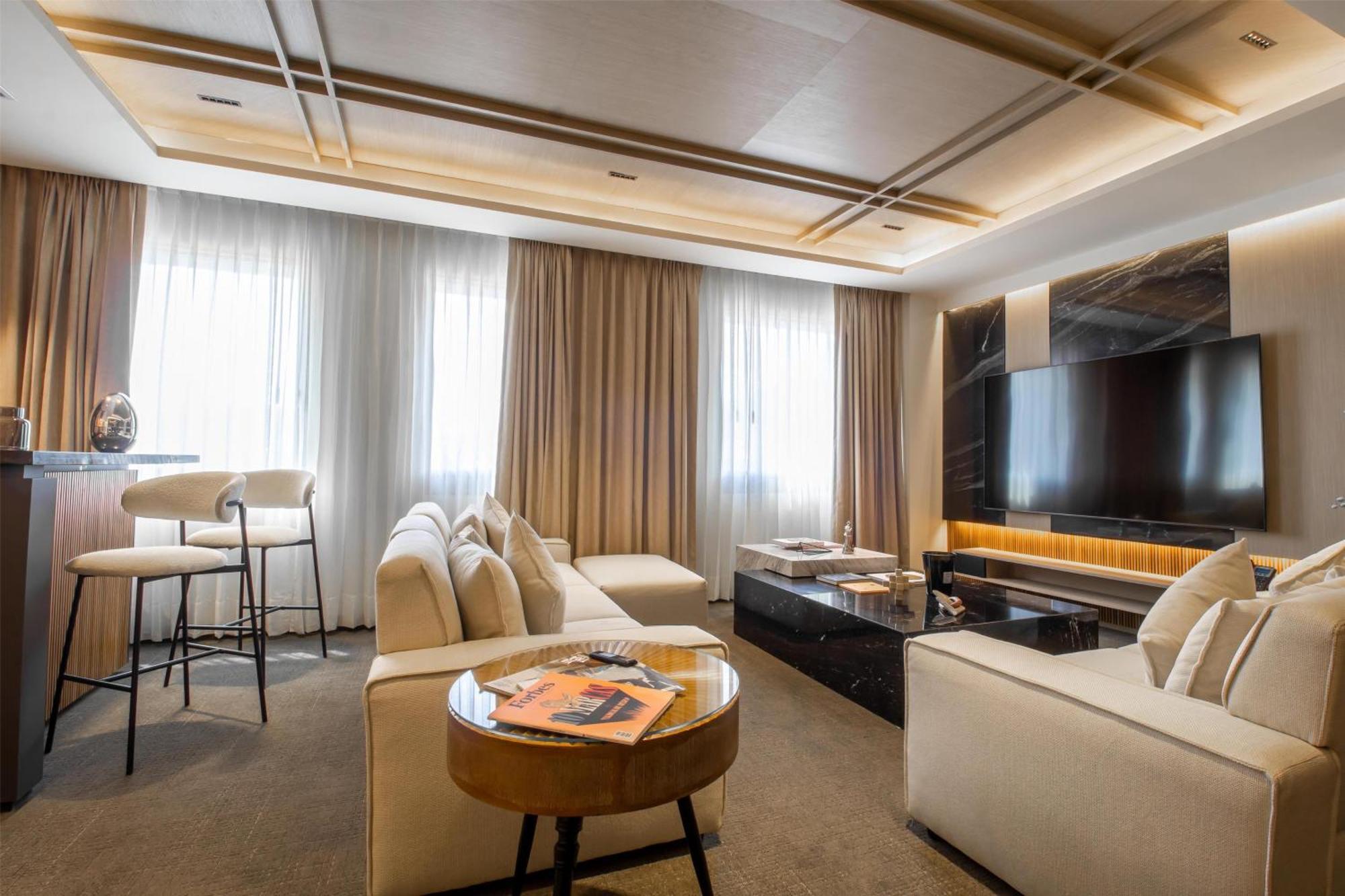 King Suite with Whirlpool - Second Floor