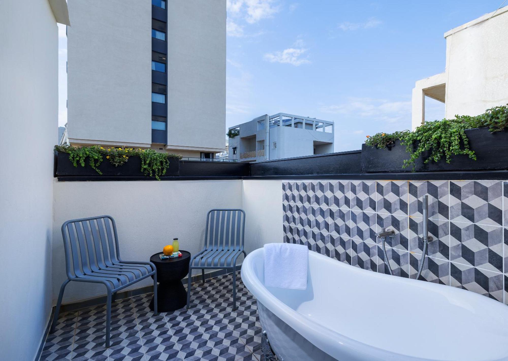 Triple Room with Balcony