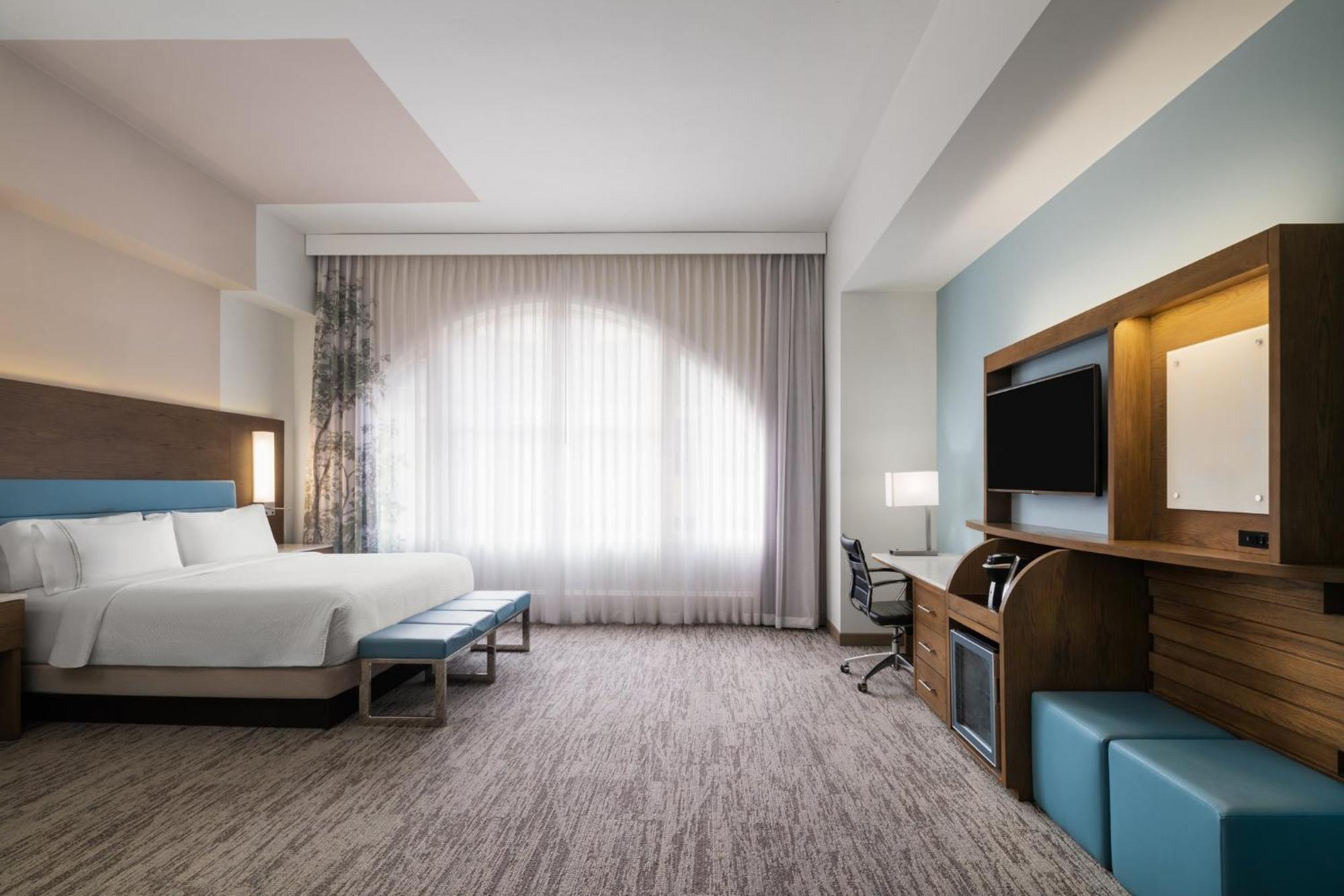 Premium King Room City View