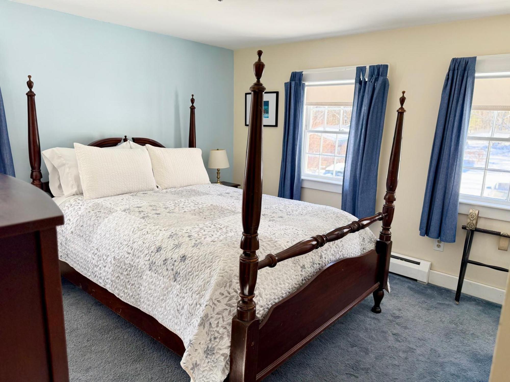 Queen Room
