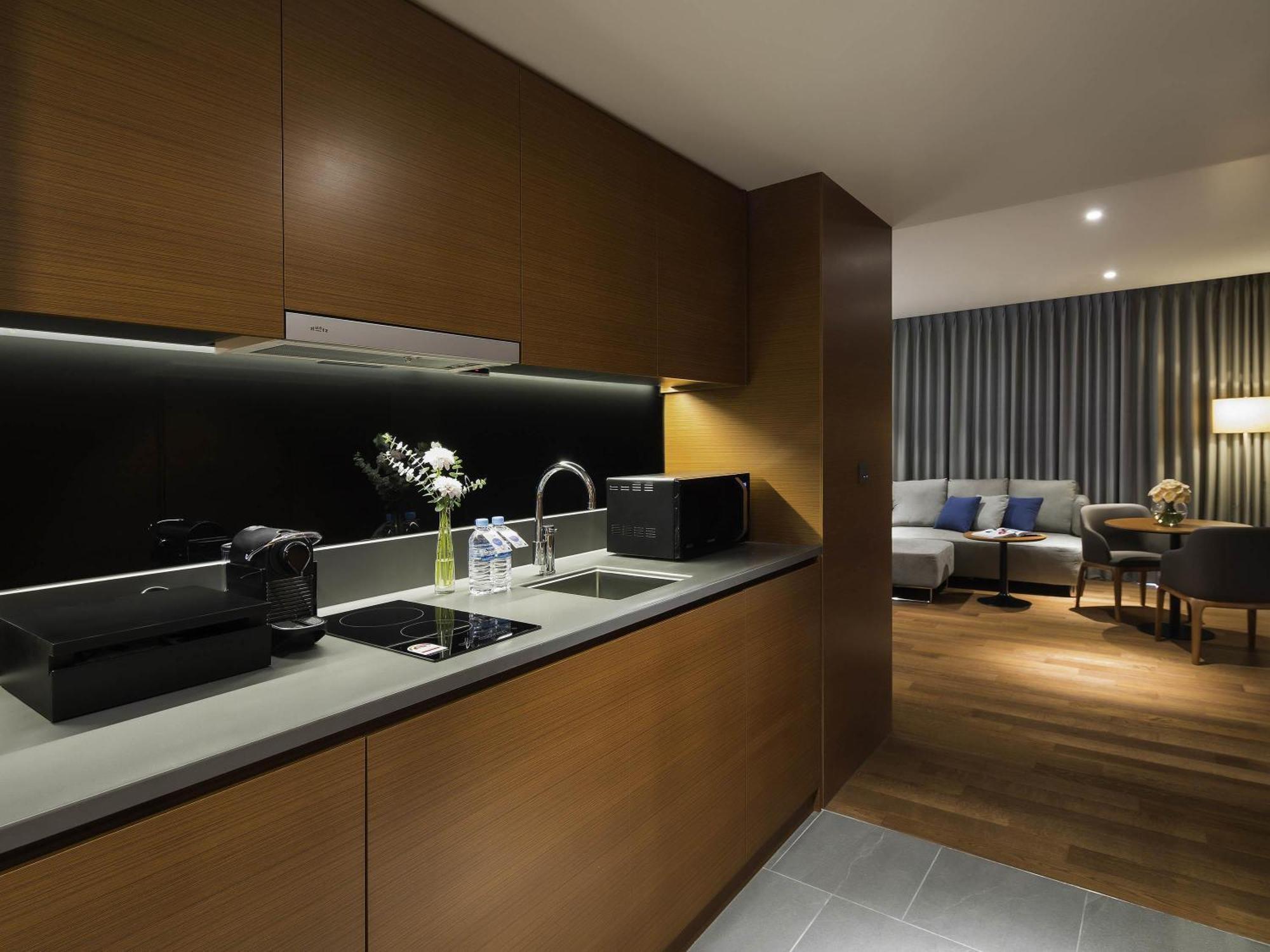 Residence Deluxe King Room