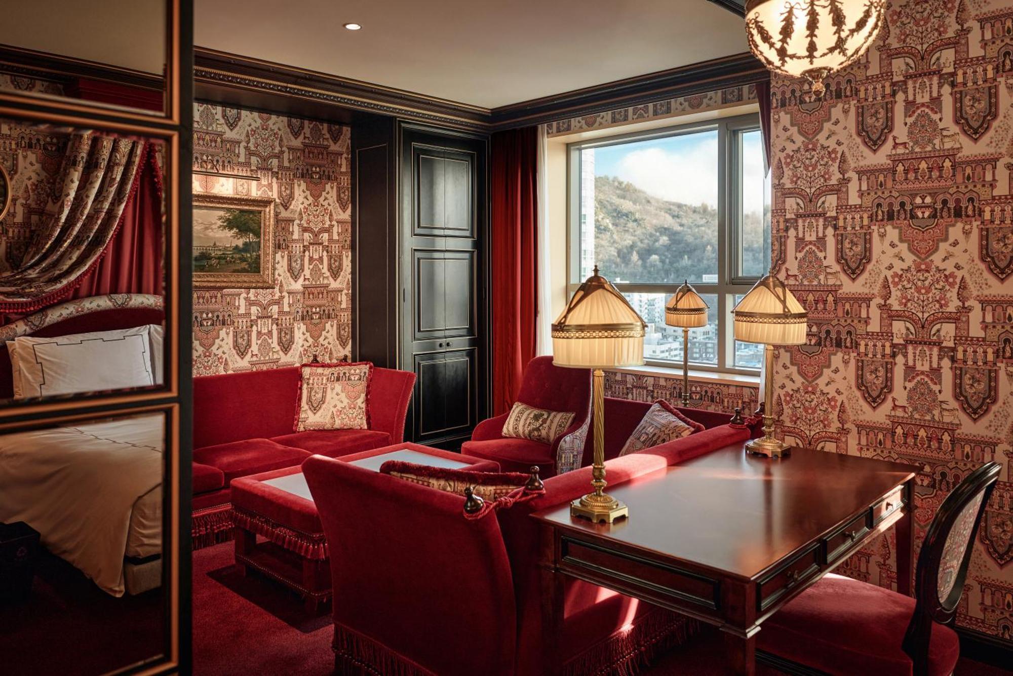 Atelier Junior King Suite with City View, La Maison Boutique for 2