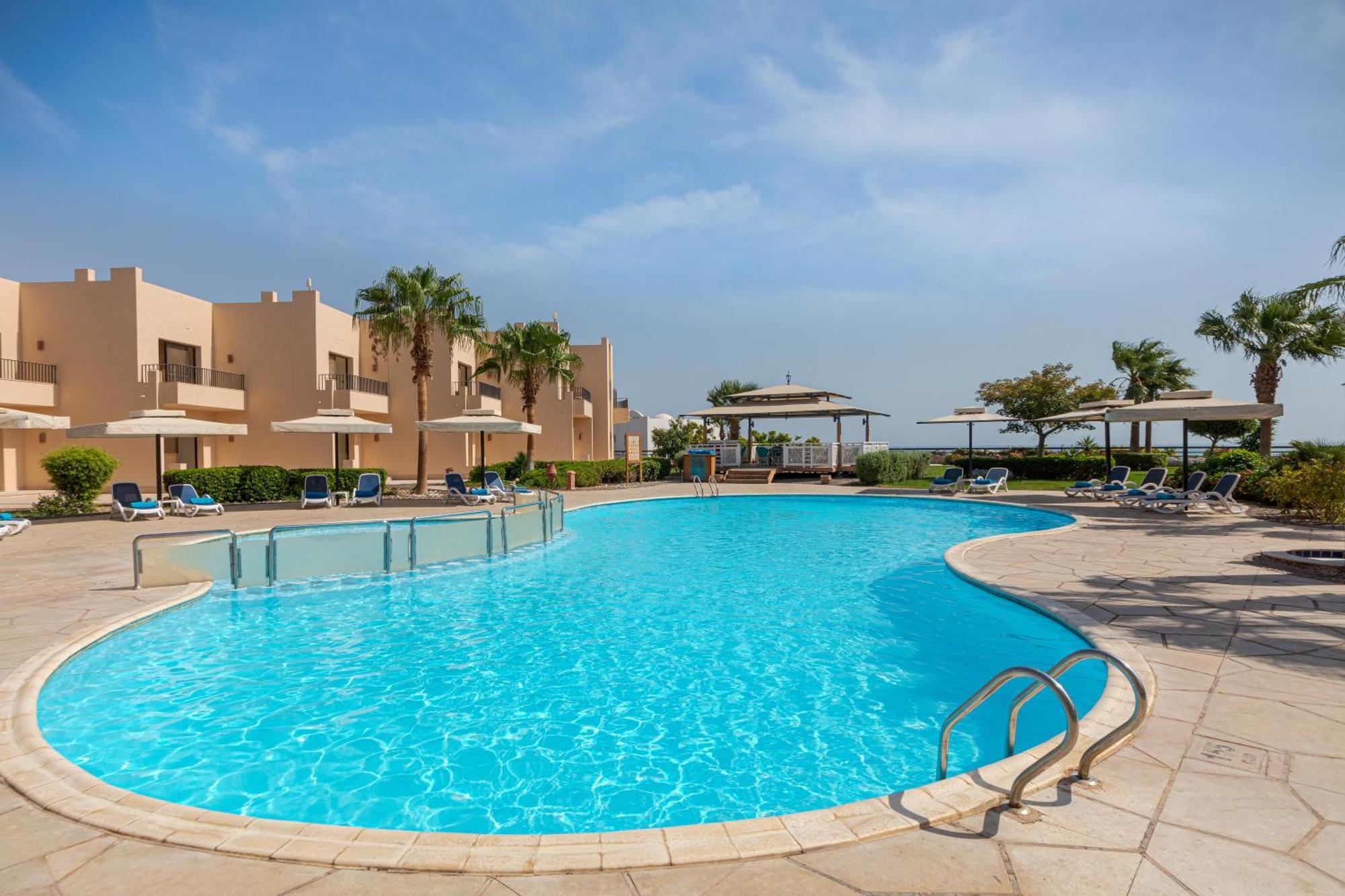 Suite Pool View