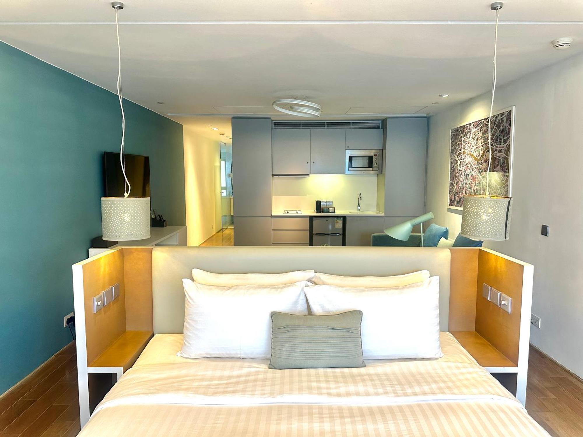 Premier Harbour View Suite