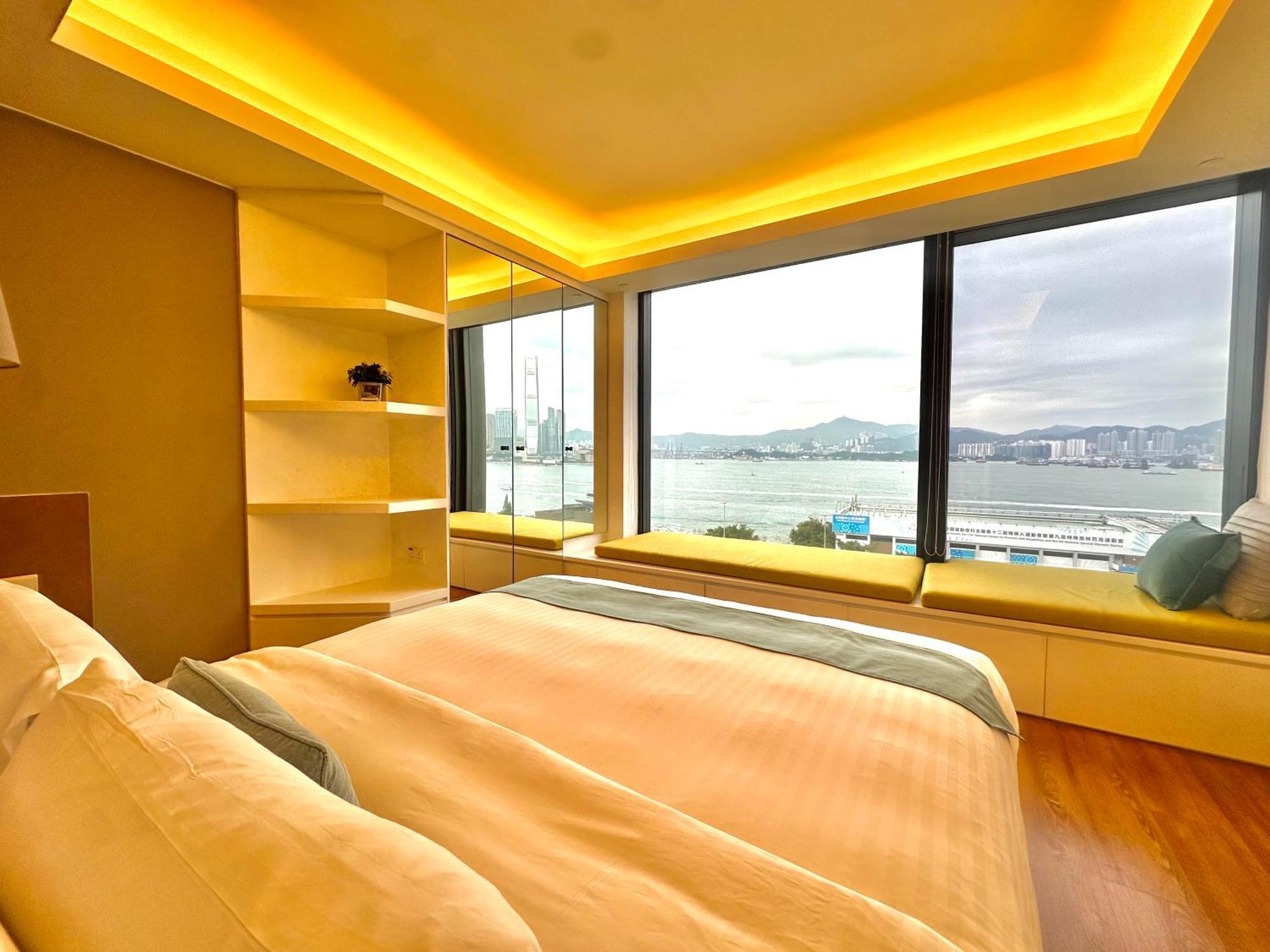 Deluxe Harbour View Suite