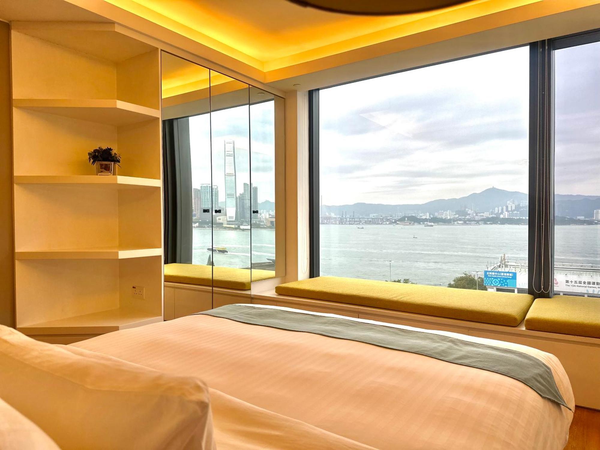 Deluxe Harbour View Suite