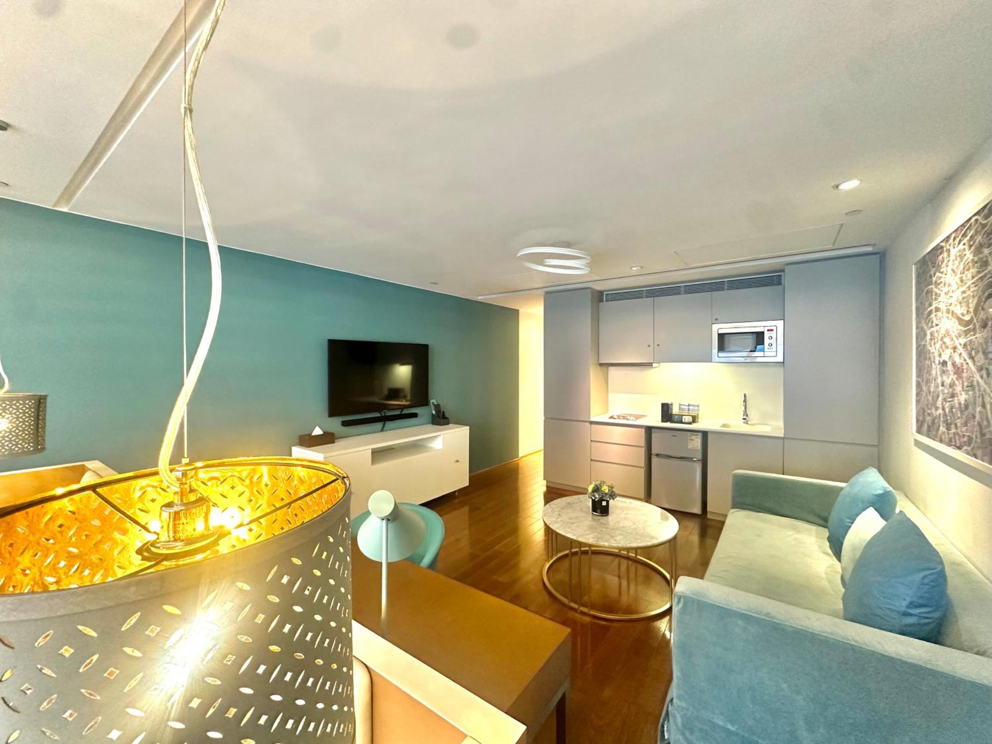 Premier Harbour View Suite