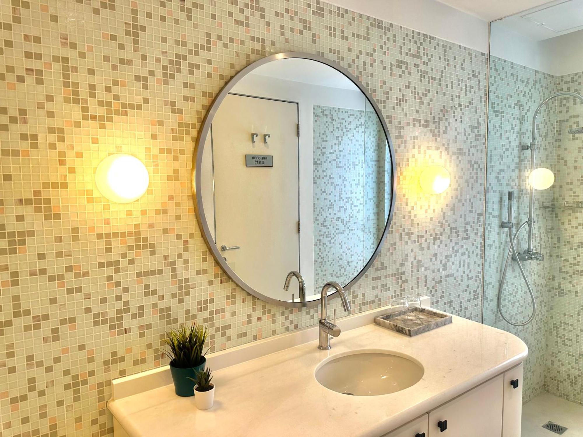 Premier Harbour View Suite