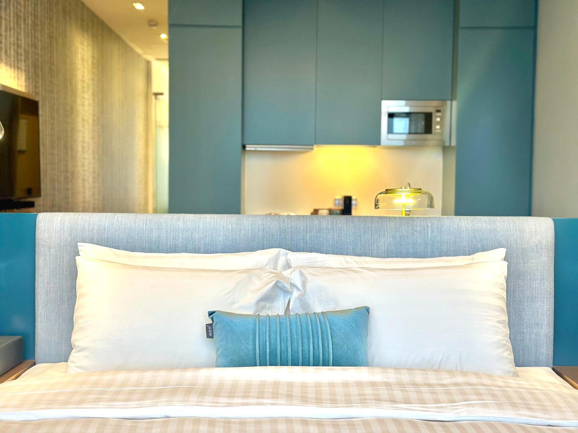 Premier Harbour View Suite