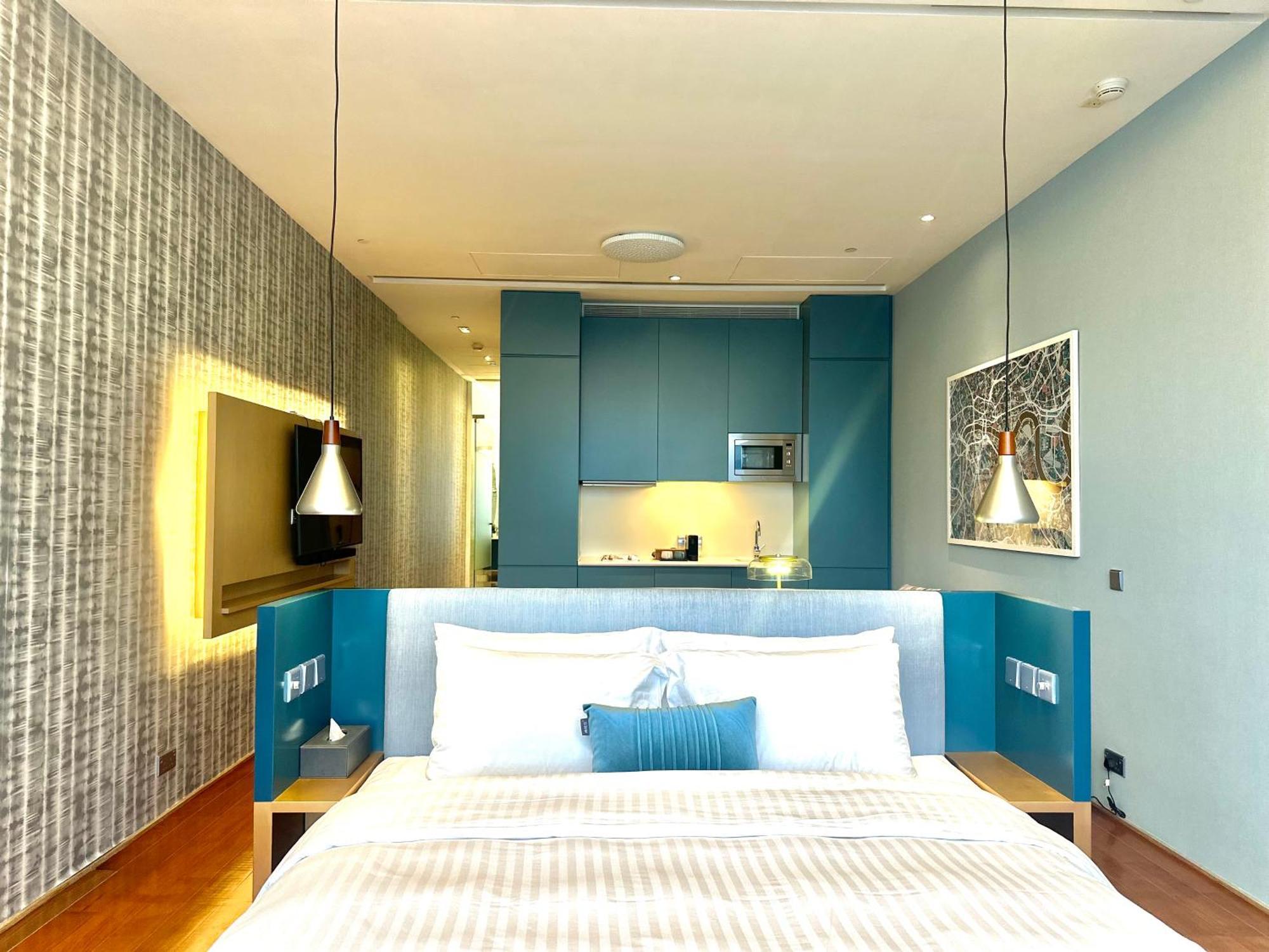 Premier Harbour View Suite