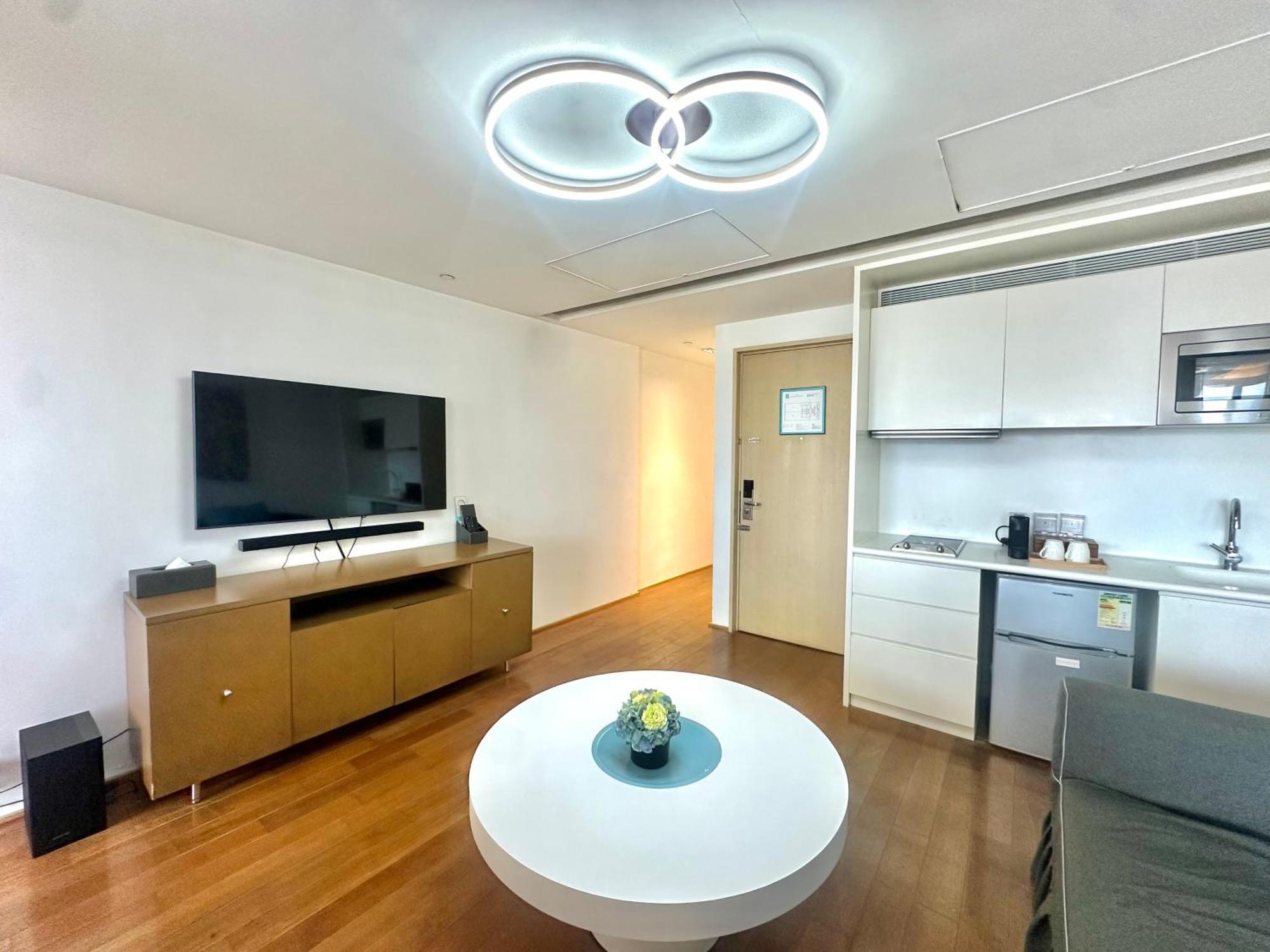 Premier Harbour View Suite