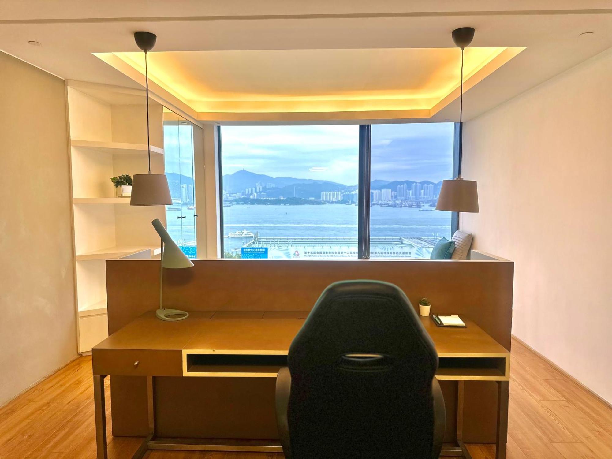 Deluxe Harbour View Suite