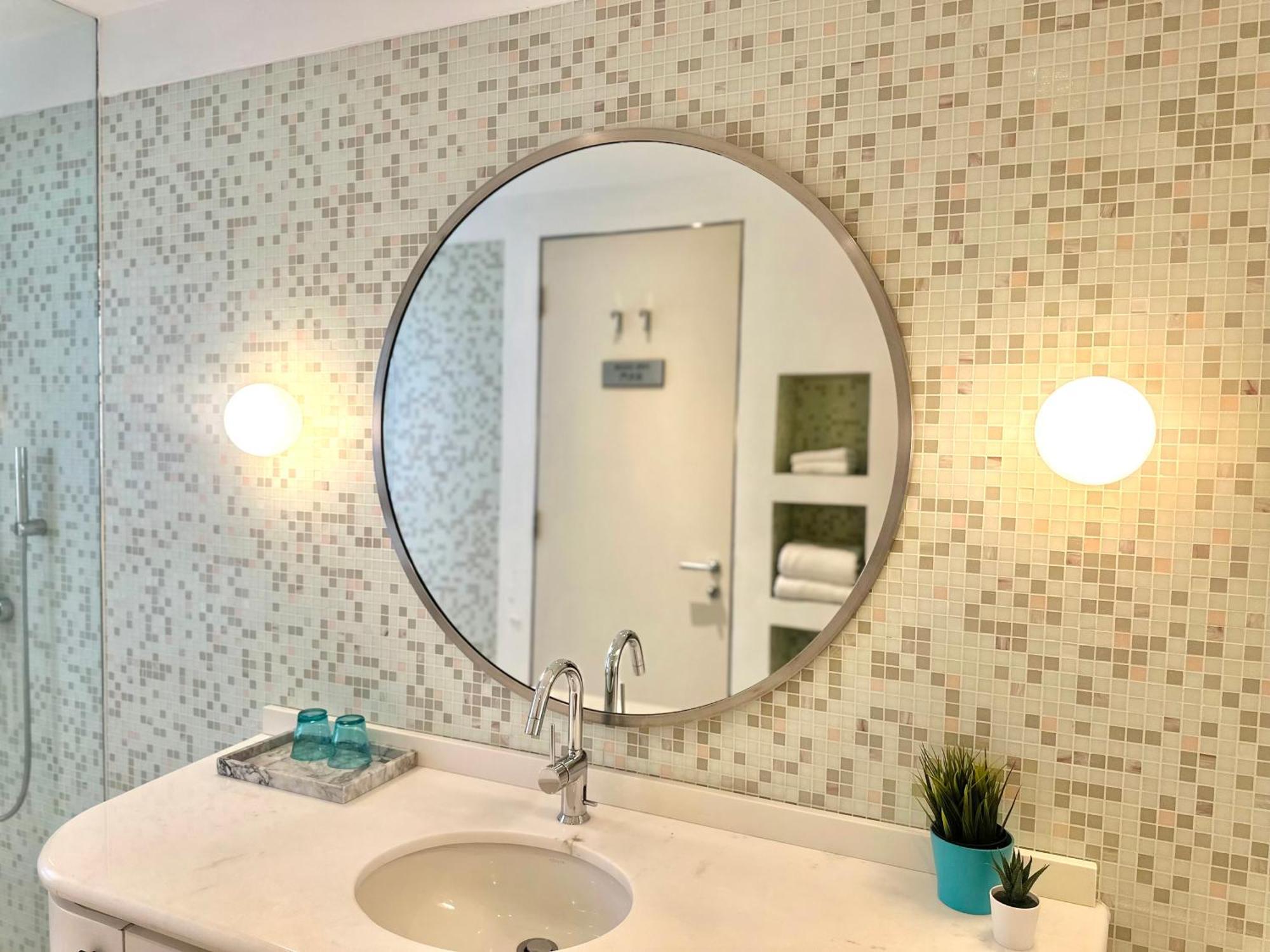 Premier Harbour View Suite