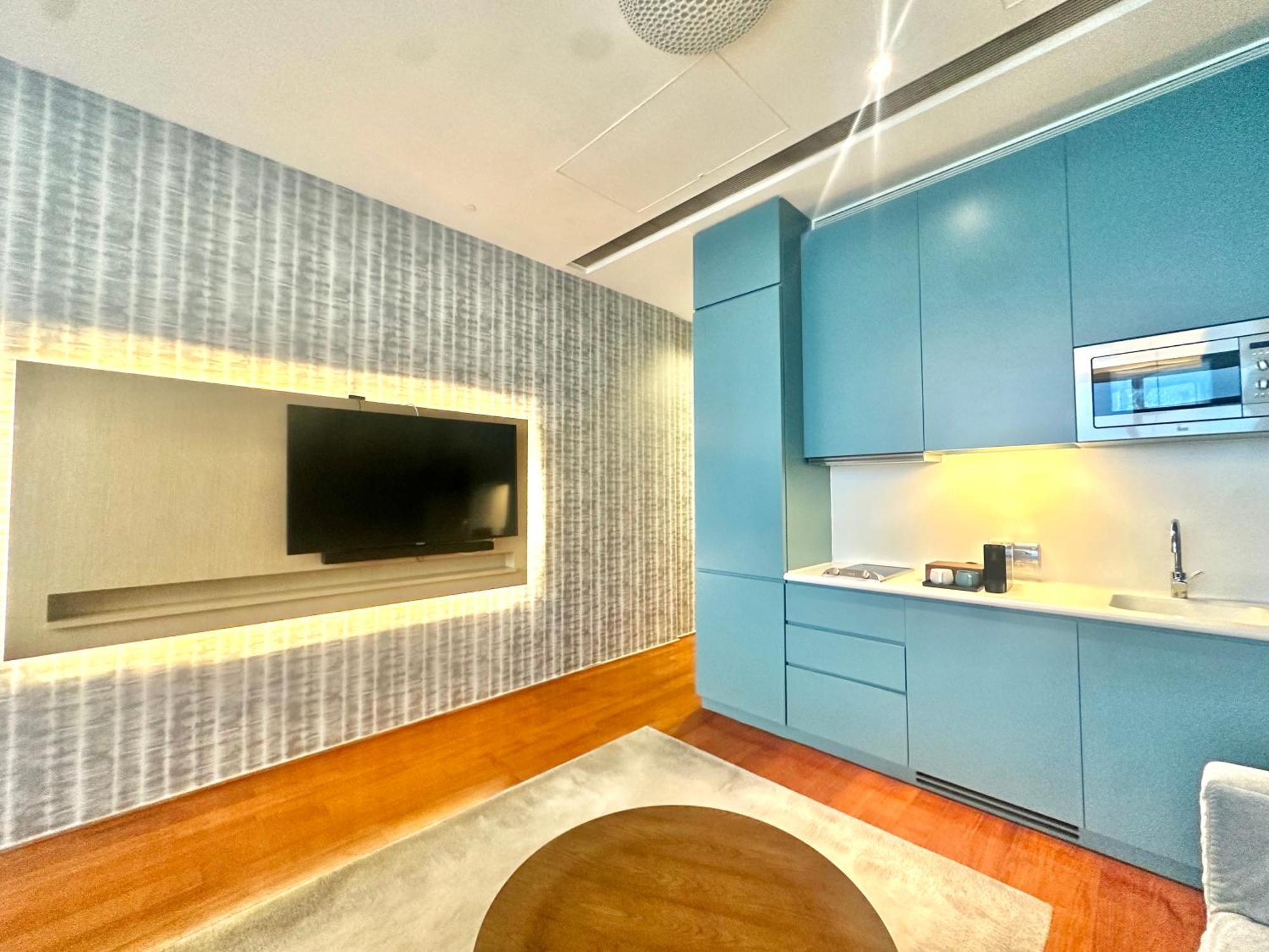 Premier Harbour View Suite