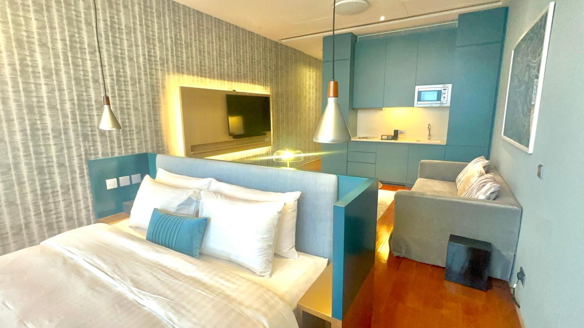 Premier Harbour View Suite