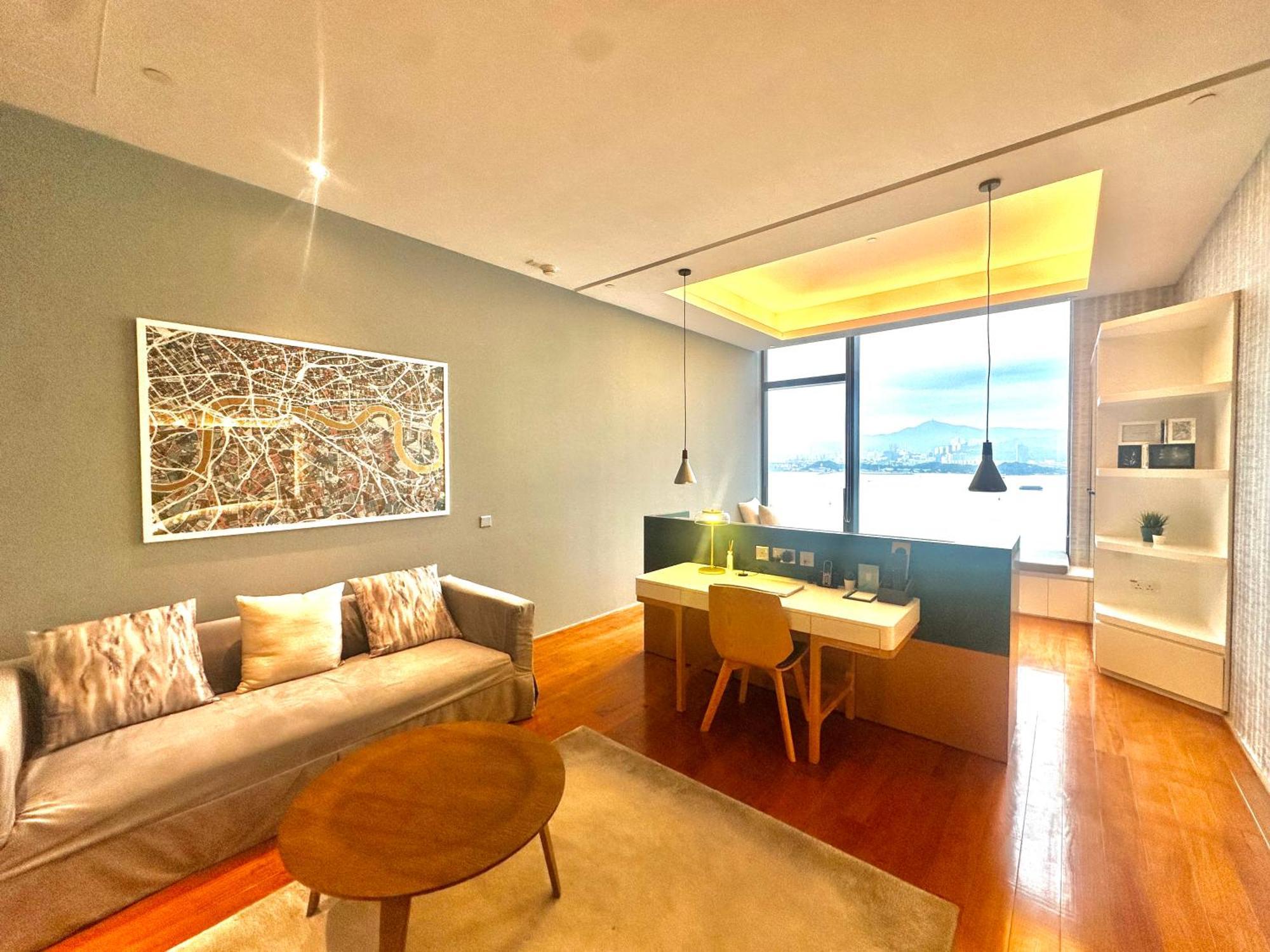 Premier Harbour View Suite
