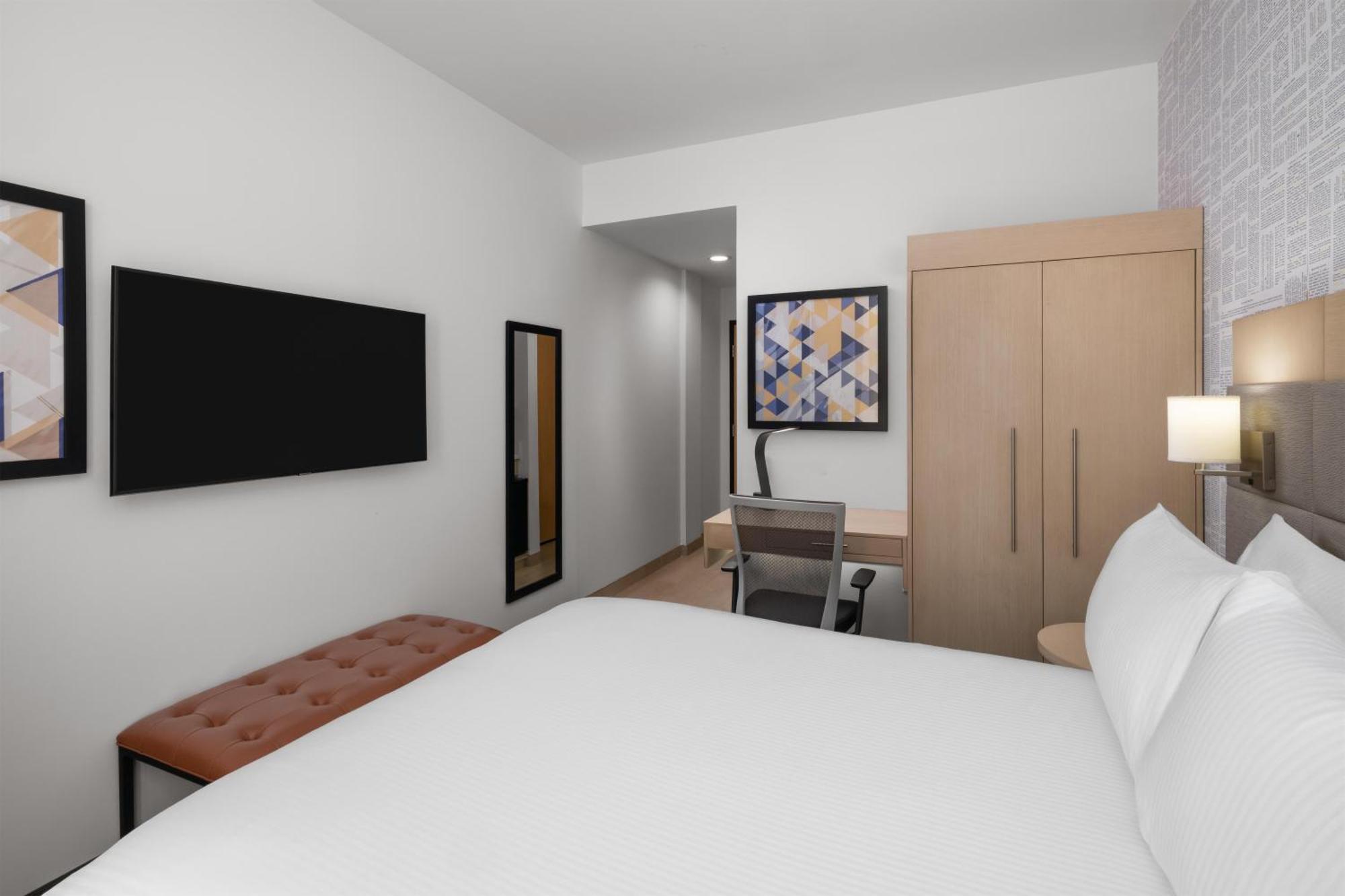 Queen Room with Walk-In Shower - Ground Floor/Non-Smoking