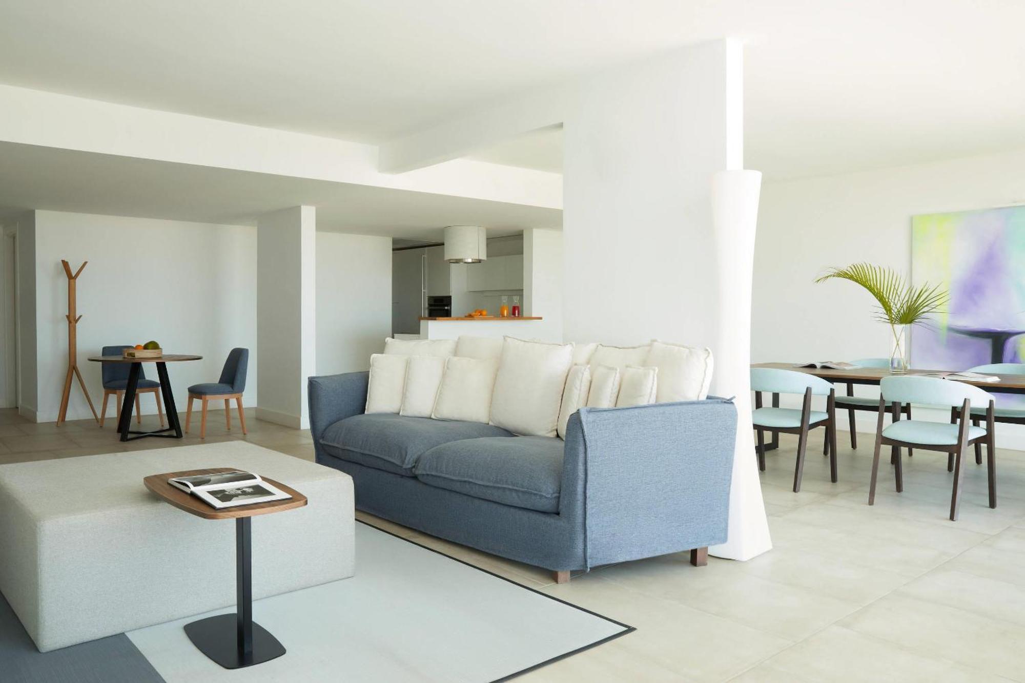 Three-Bedroom Premium Suite with Island View,1743373495:JPEG