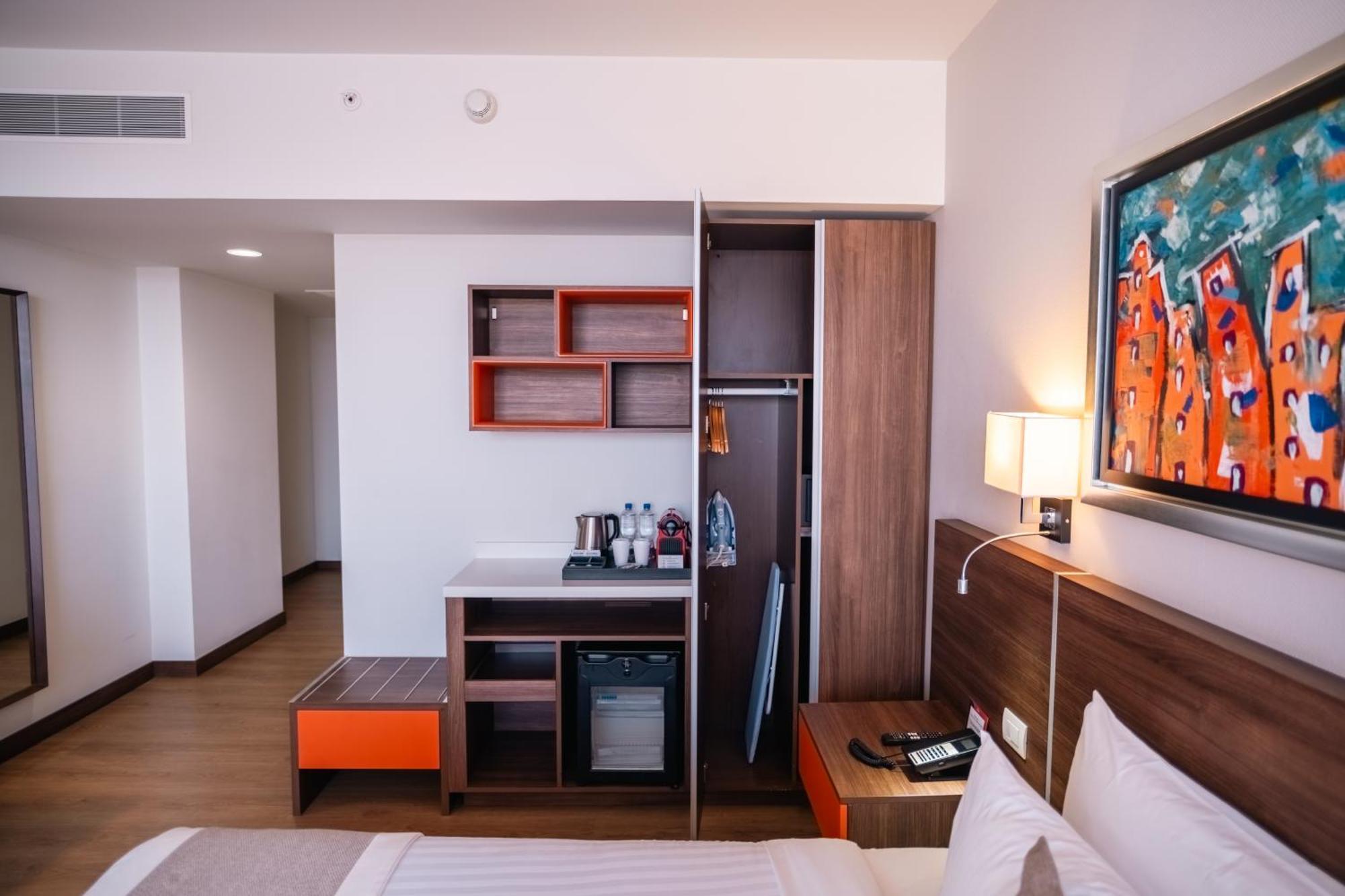 Habitación con cama extragrande - Adaptada para personas de movilidad reducida