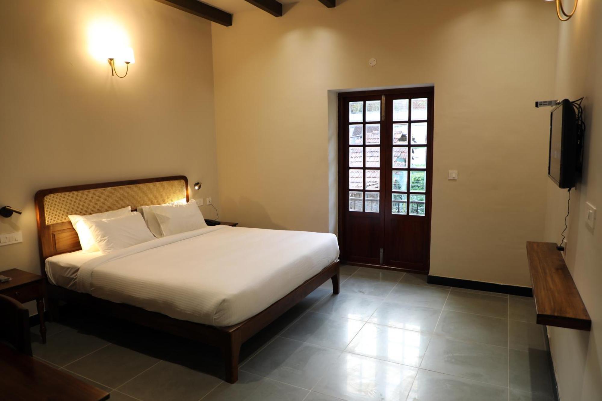 King Room with Balcony