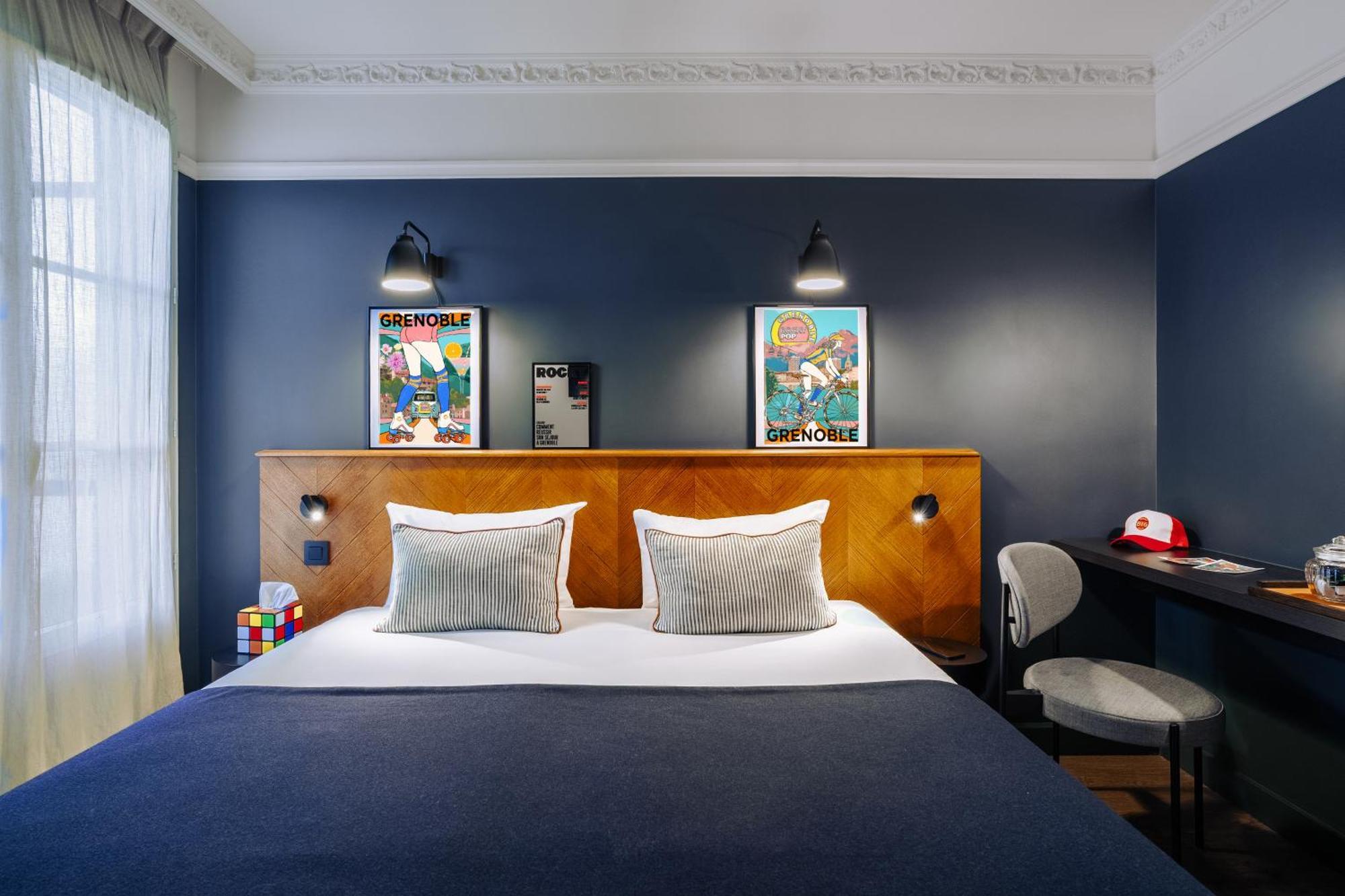 Double Room,1743572052:JPEG