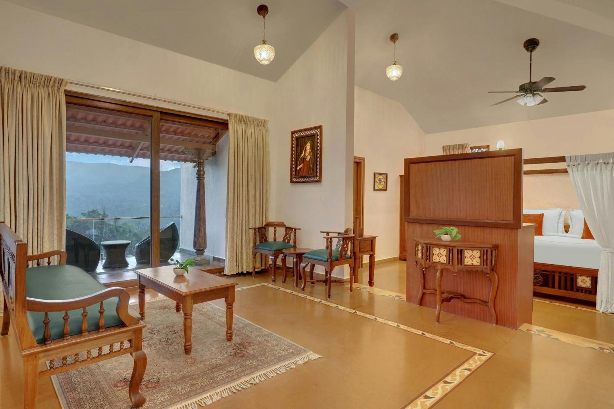 Fern Classic King Suite with Mountain View