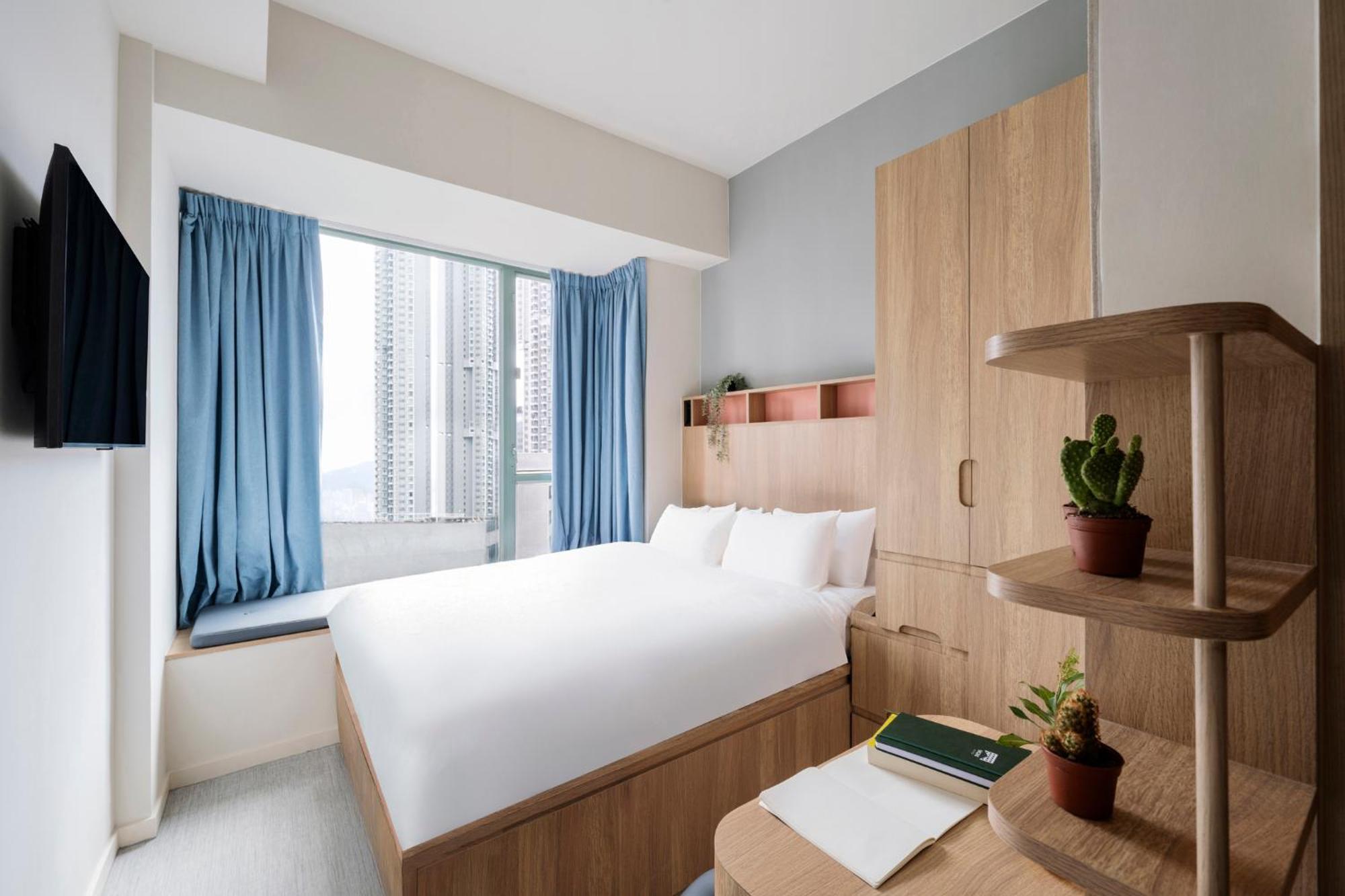 Deluxe Queen Room