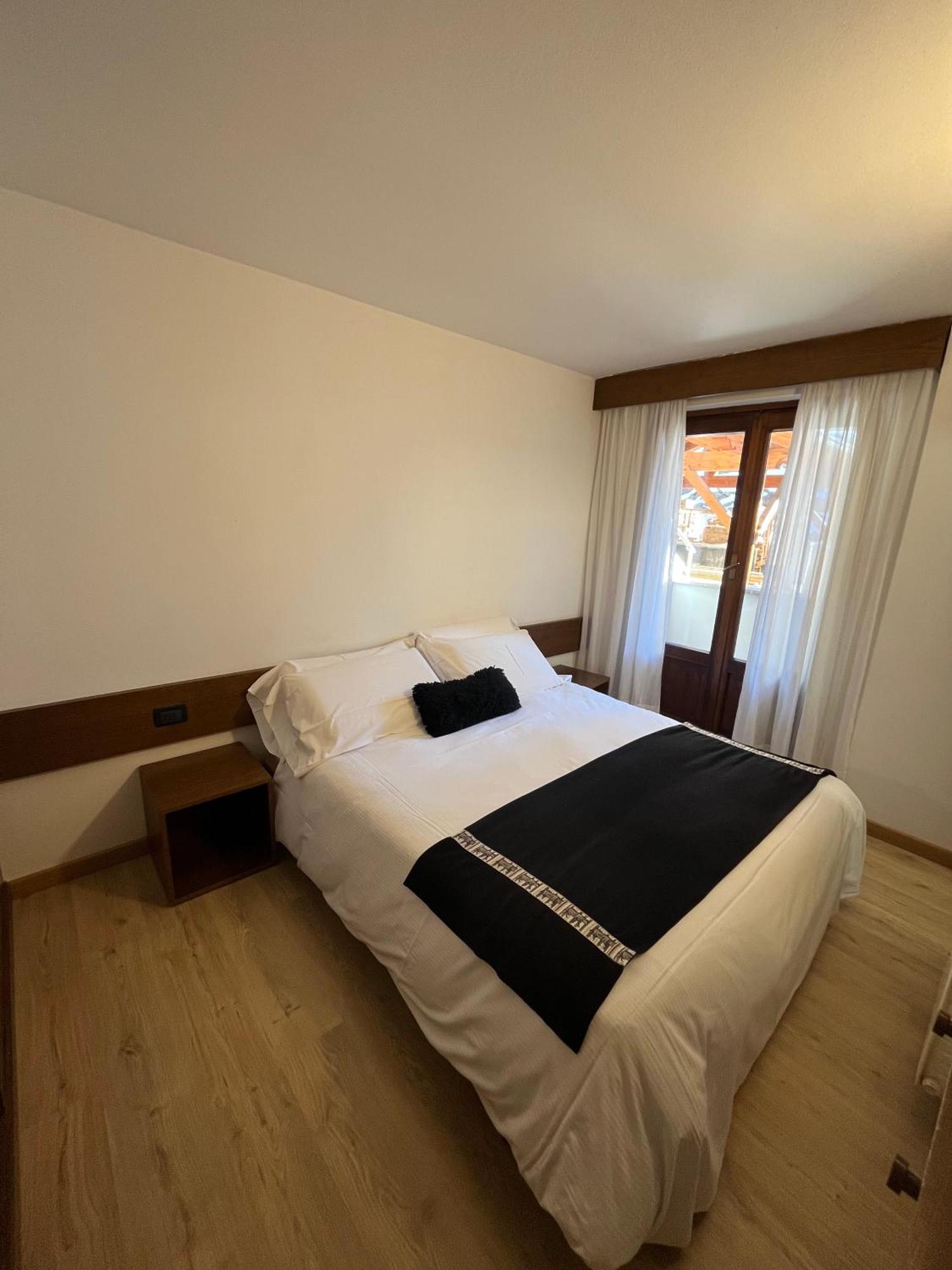 Double or Twin Room with Private Bathroom