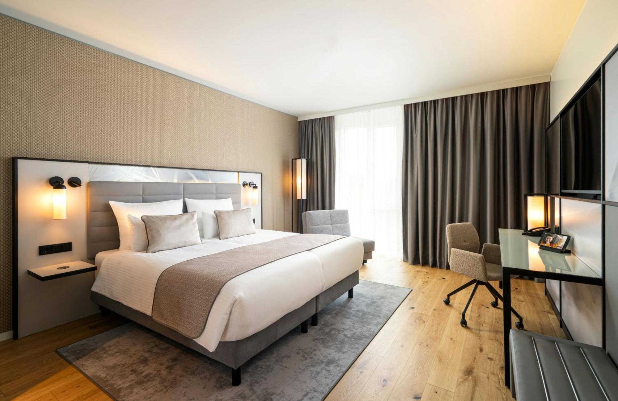 Junior Suite including airport shuttle,1743632706:JPEG