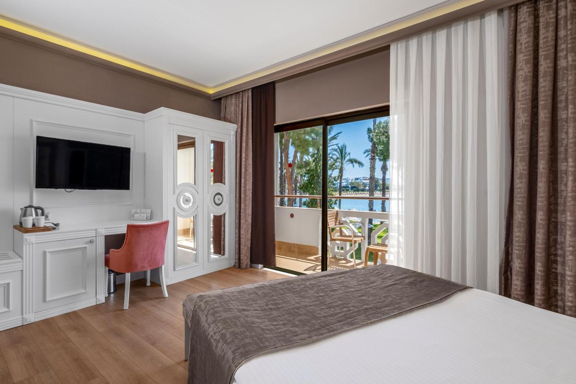 Double Room with Balcony (3 Adults),1743633828:JPEG