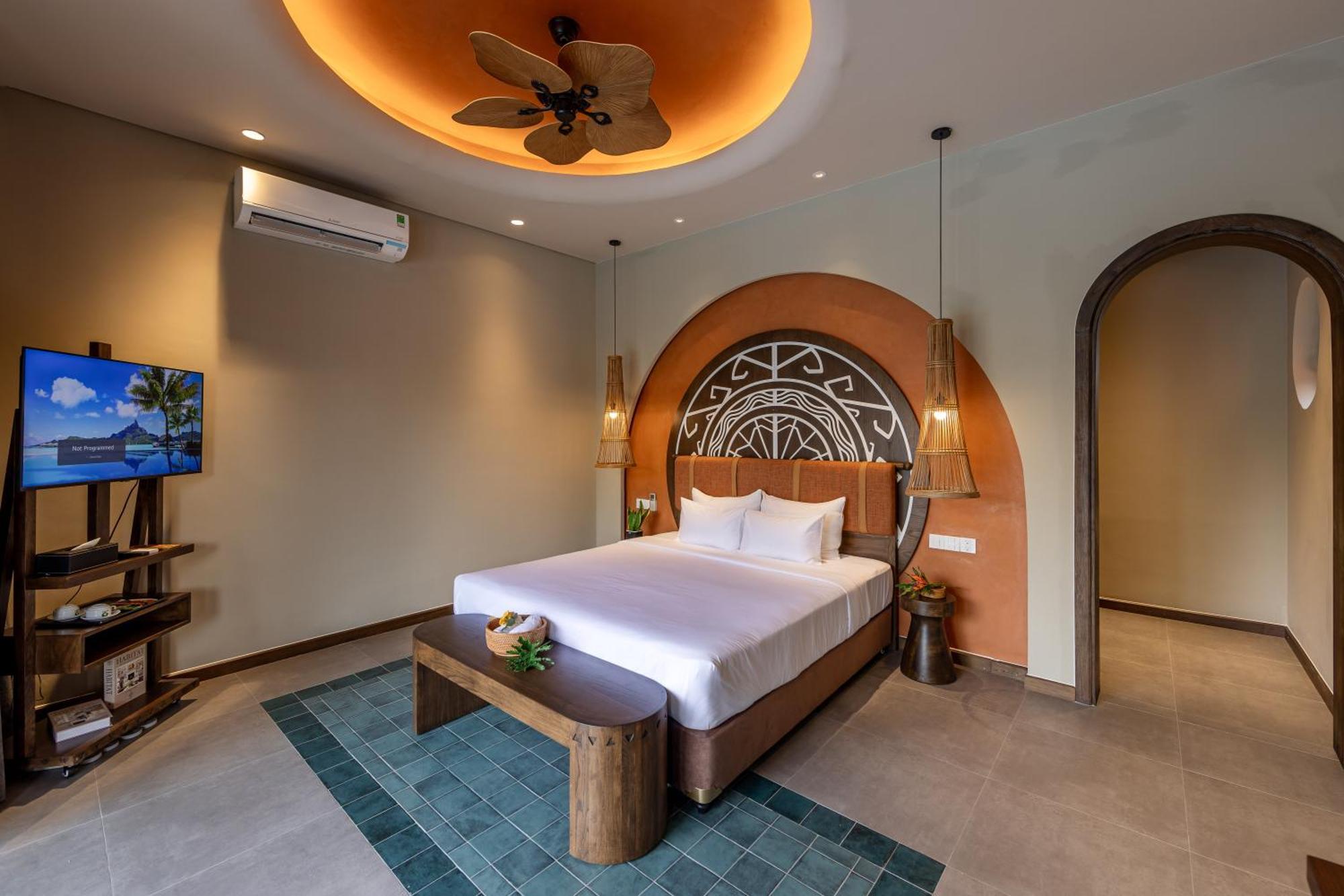 Double Room with Pool View