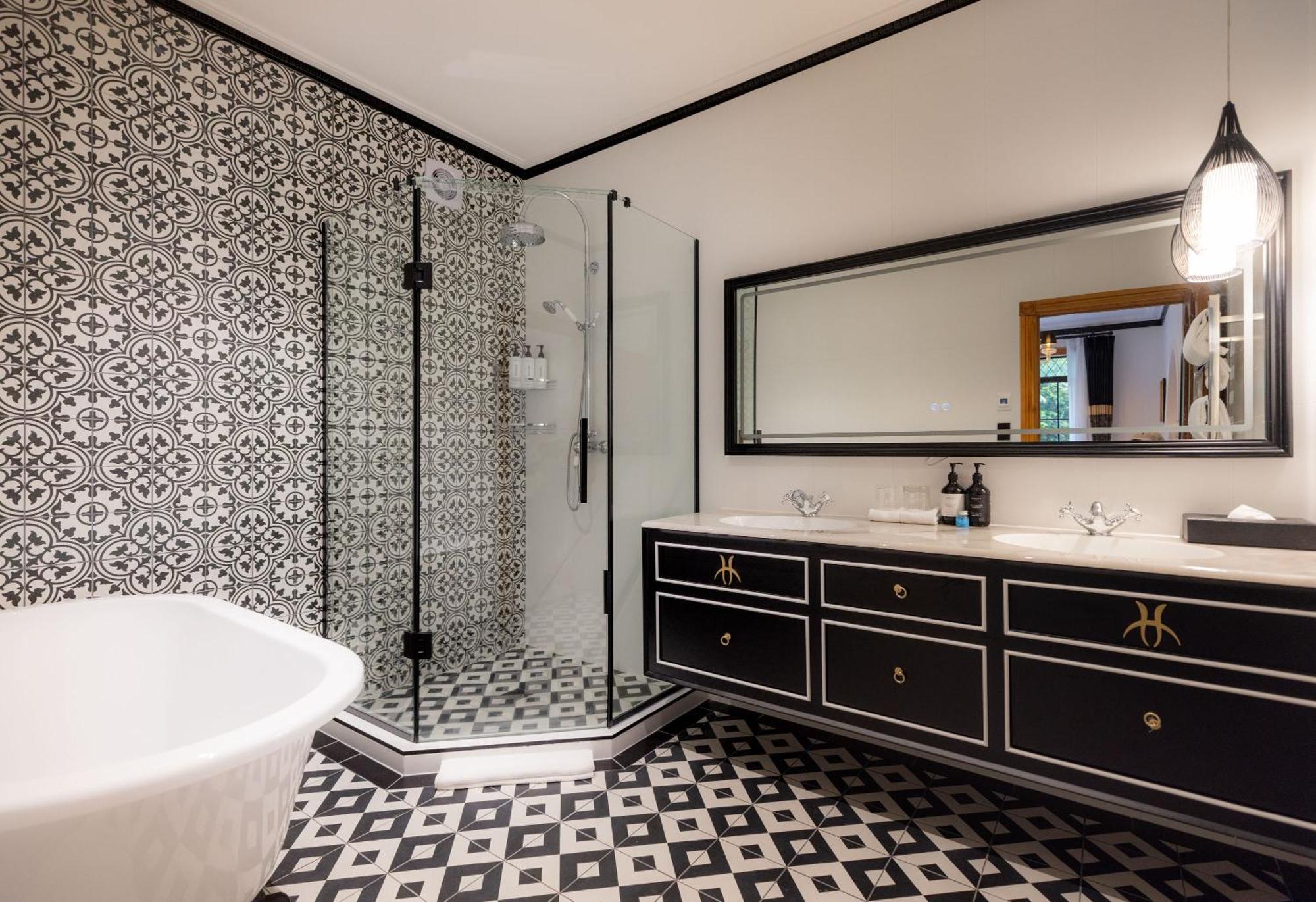 Lodge Suite