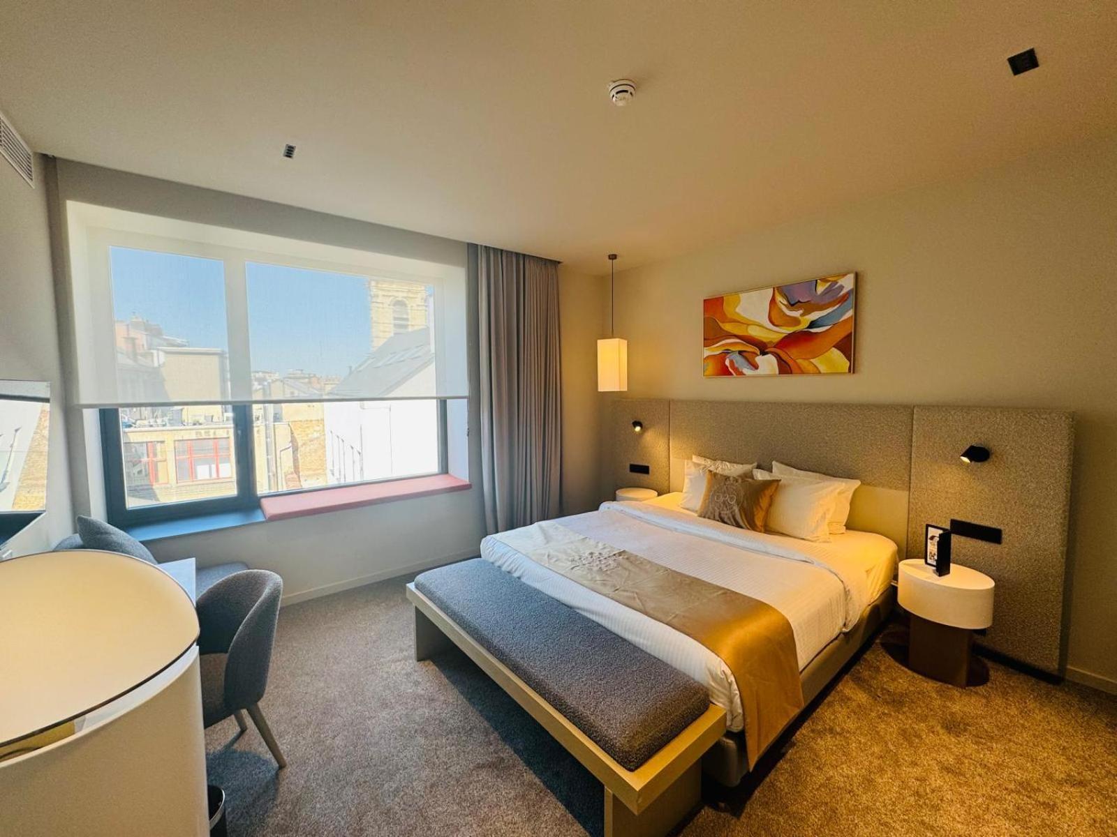 Superior King Room