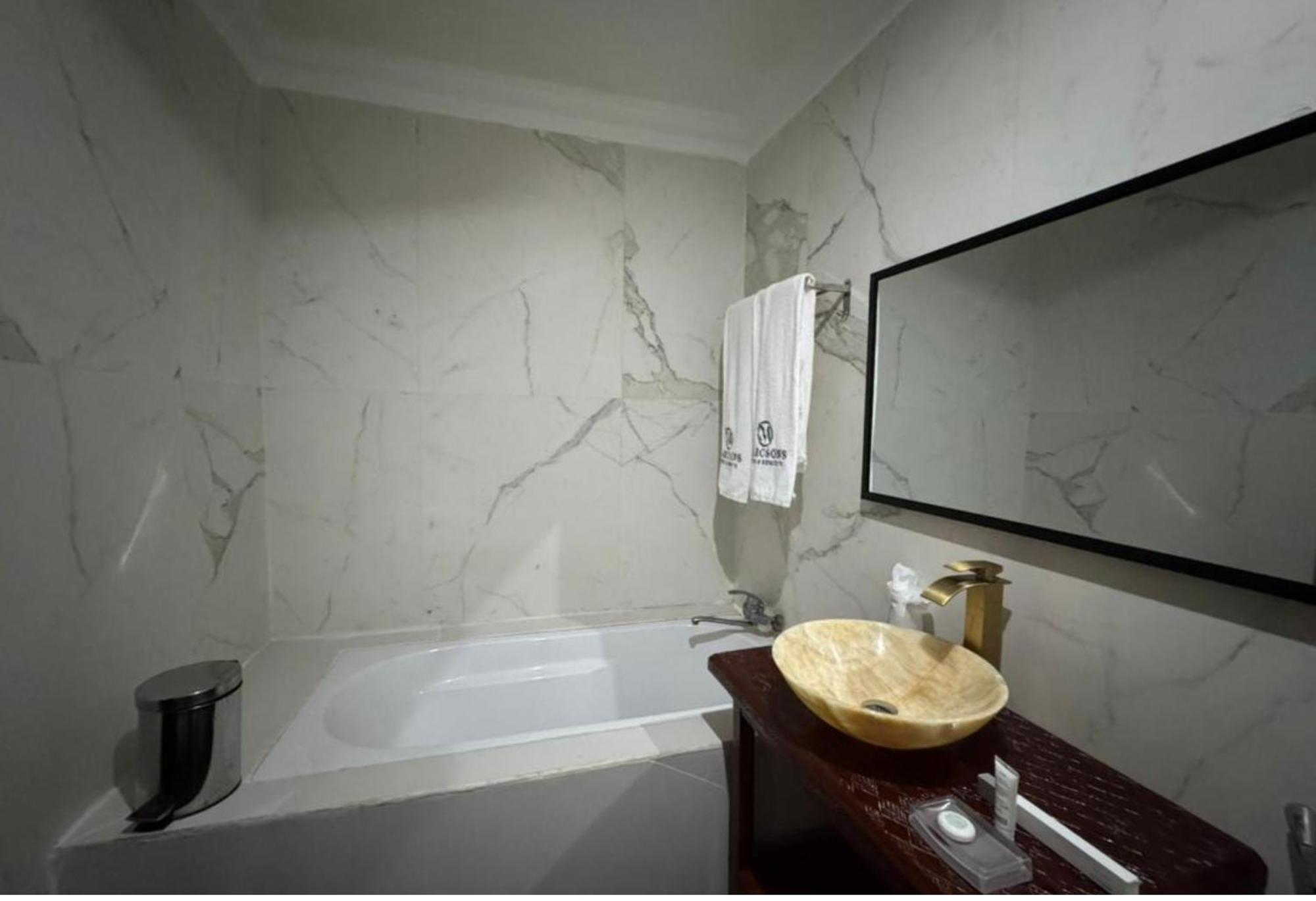 Junior Suite with Mountain View