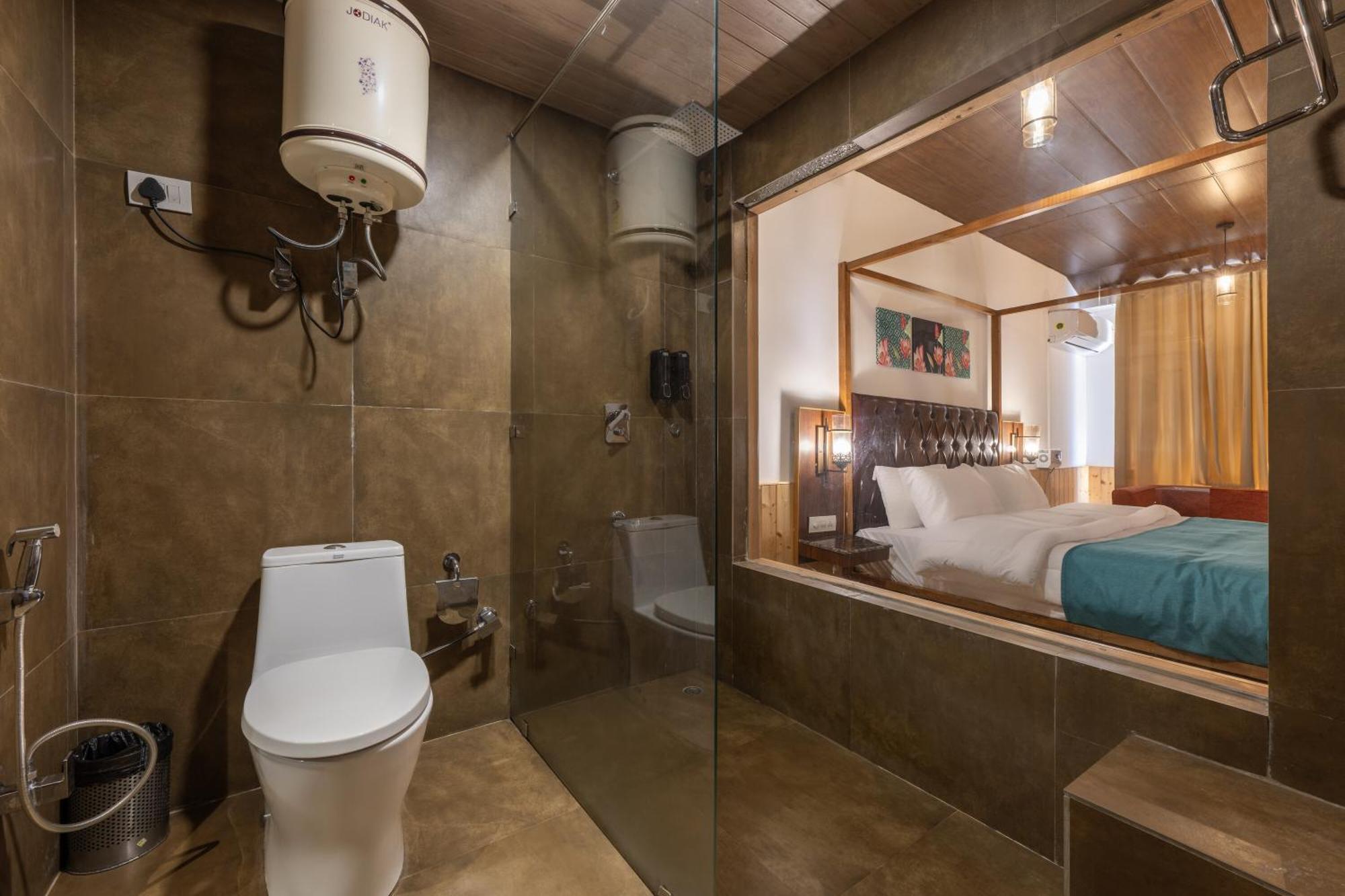 Superior King Room
