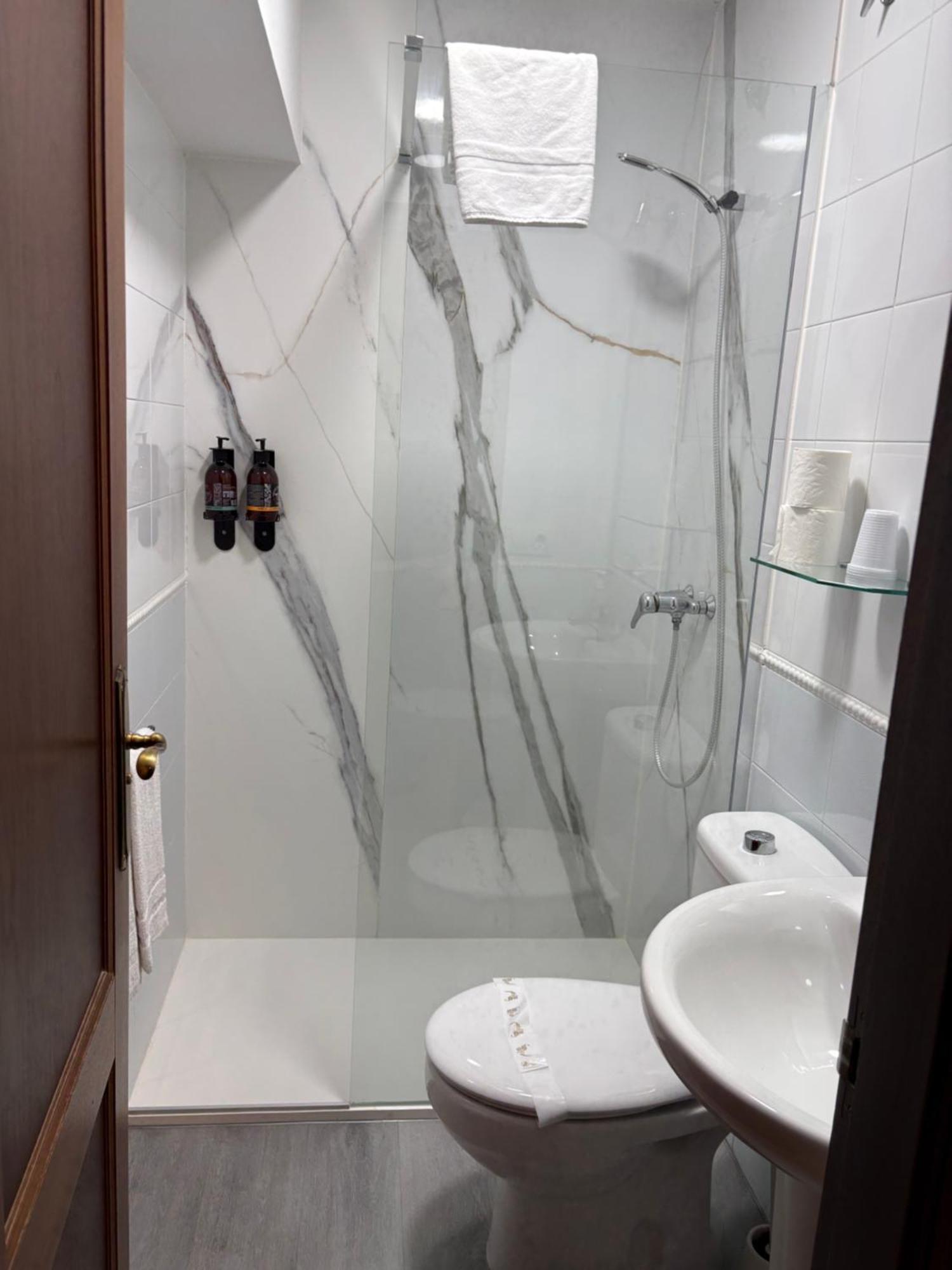 Triple Room with Private Bathroom