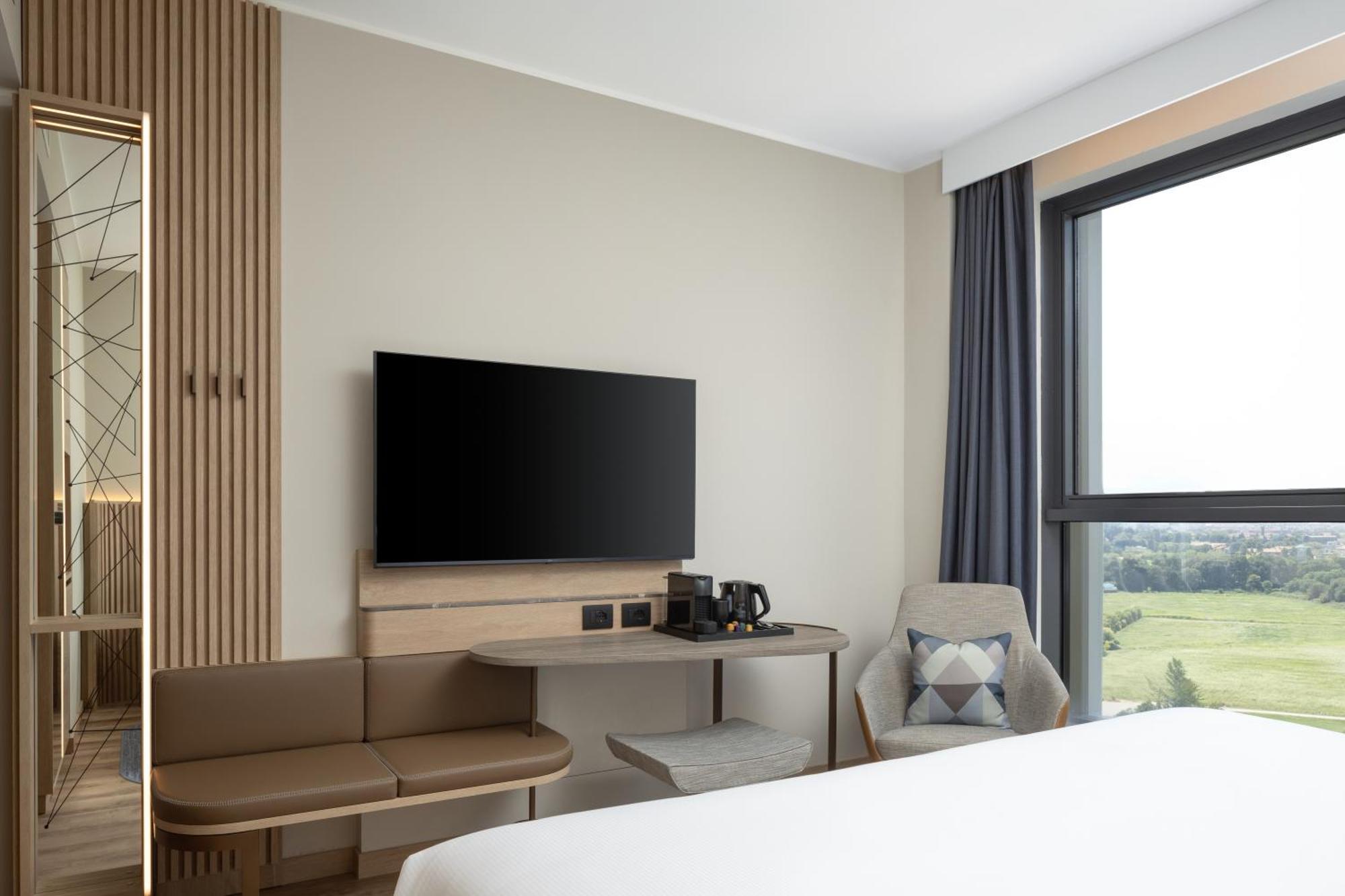 Deluxe King Room High Floor,1743884251:JPEG