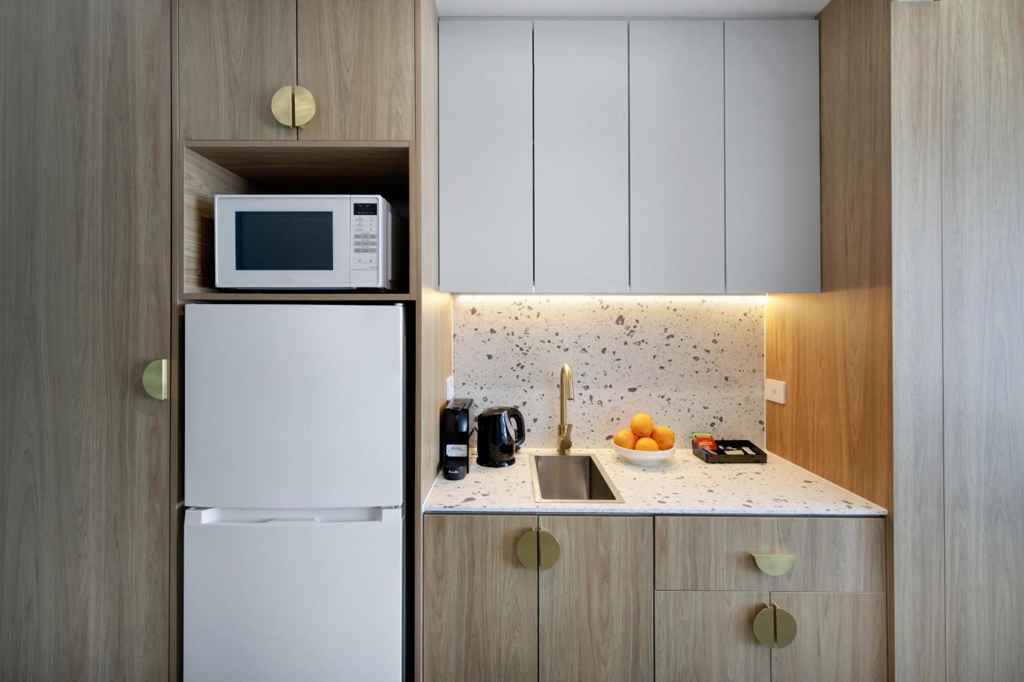 Deluxe Room with Gabba View