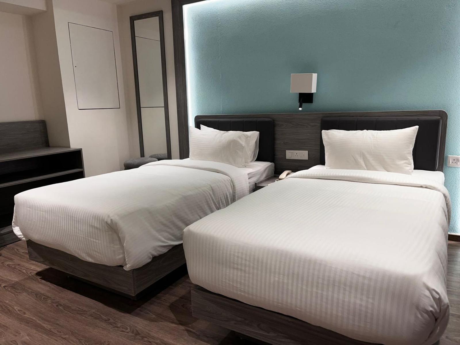 Duplex Premium Suite Twin Bed with Balcony (Welcome Drink,Early checkin/Late Checkout (Subject to availability),20% Off on F&B, 15 % Discount on Laundry and 20% off on 1 session of 60 mins Spa)