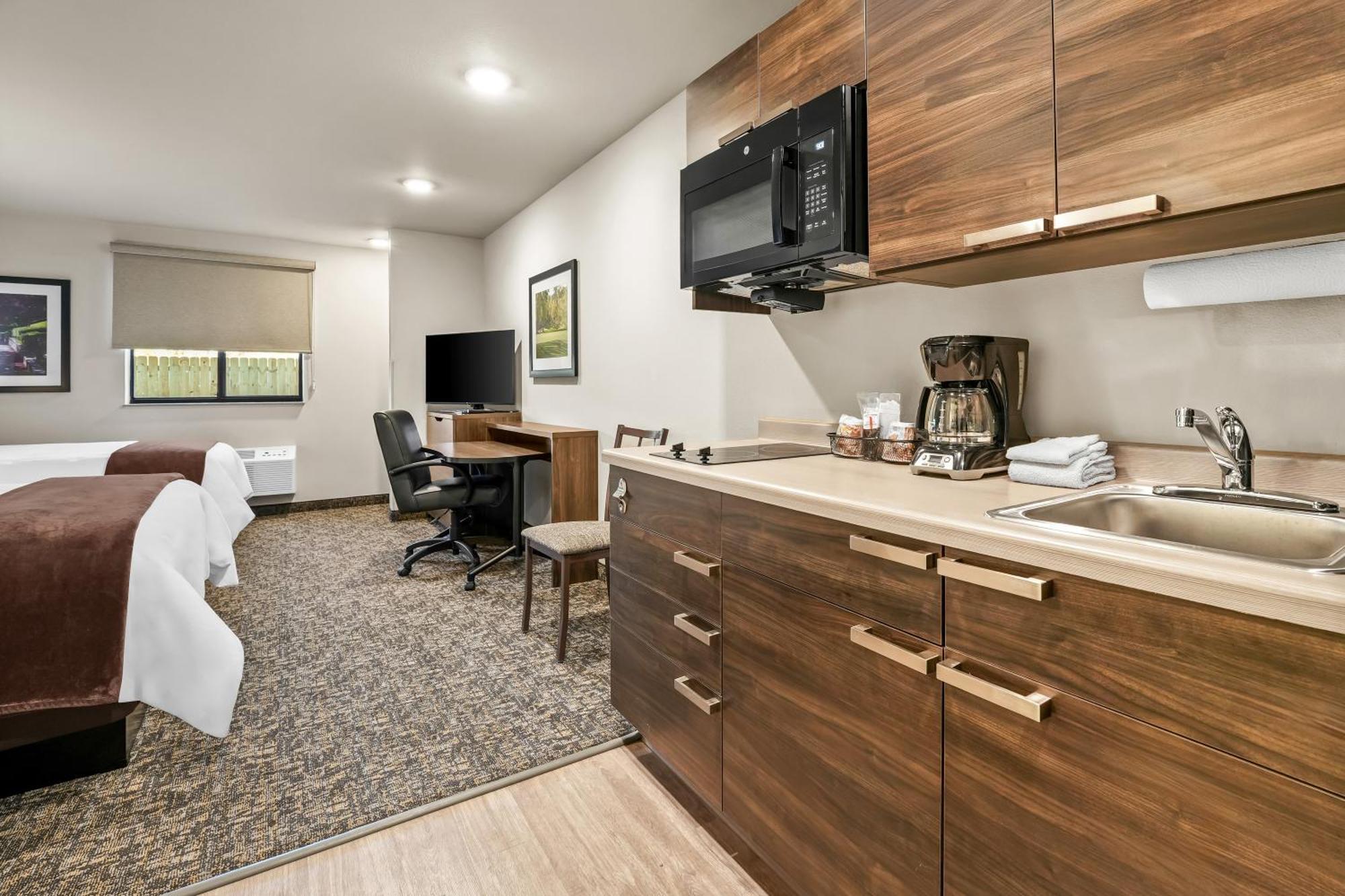 Standard Queen Room Two Queen Beds