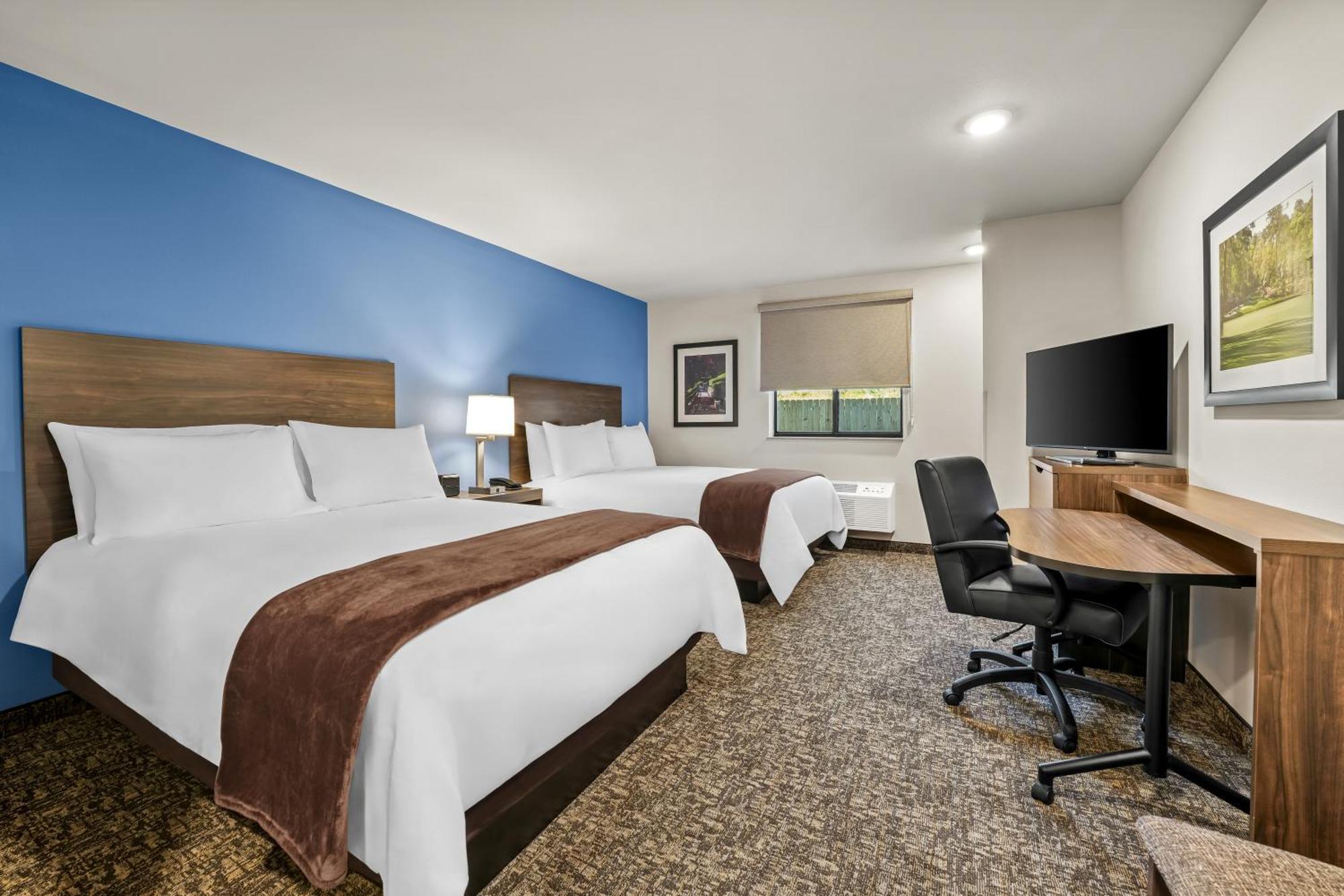 Standard Queen Room Two Queen Beds